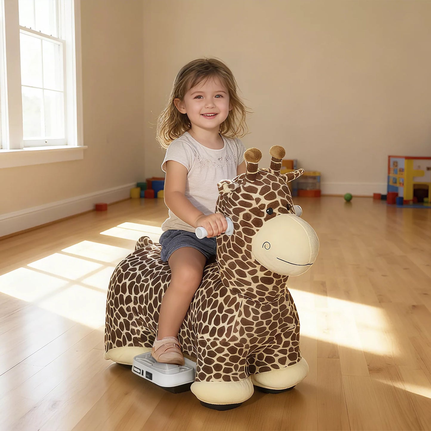Žirafa jojimui, važiuojanti žirgo formos žirga, maitinama baterijomis, plaunamas apvalkalas, pedai, tylūs ratai, muzika, 1,5–5 metai, ruda
