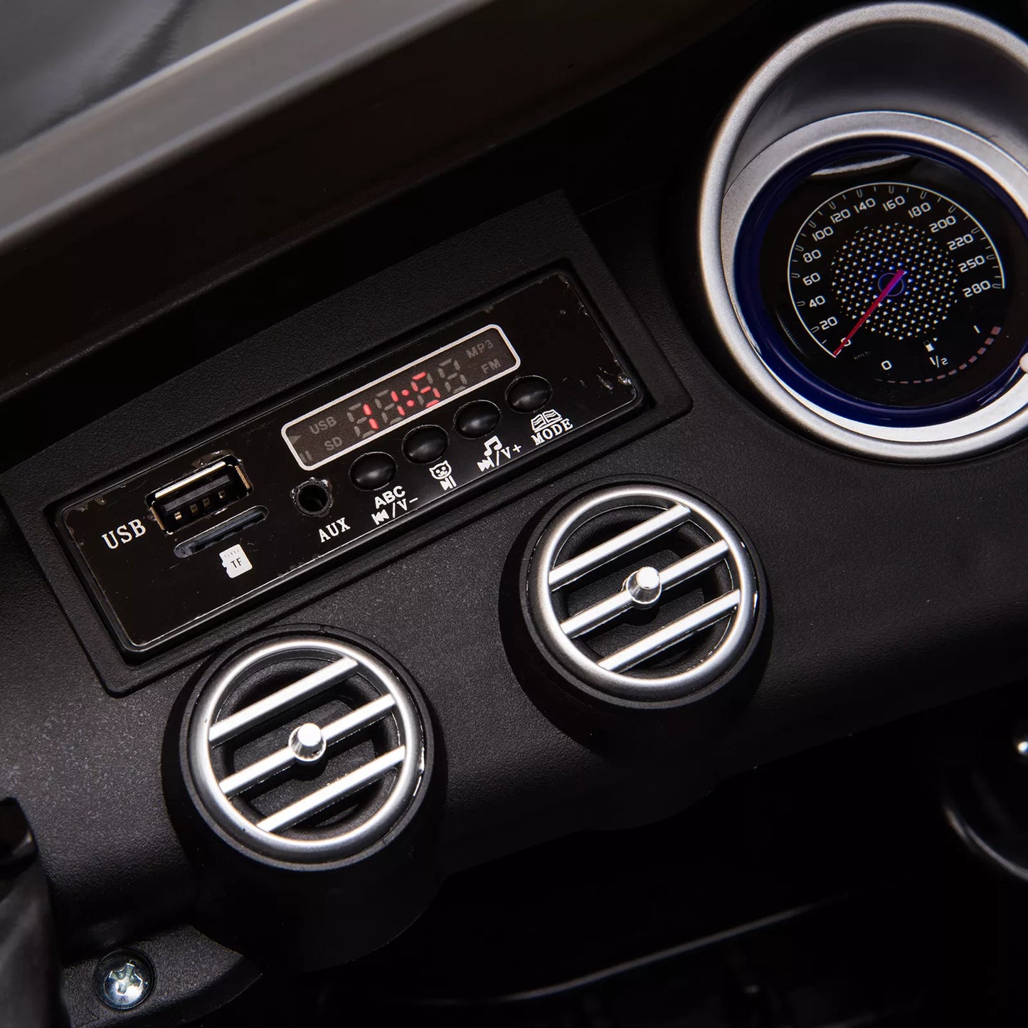 Vaikų elektrinis automobilis 12 V Vaikų automobilis su 2,4 G nuotolinio valdymo pultu, 2 varikliais, vaikišku automobiliu su signaline, muzika, saugos diržu, elektrine transporto priemone 37–60 mėnesių vaikams, juodos spalvos