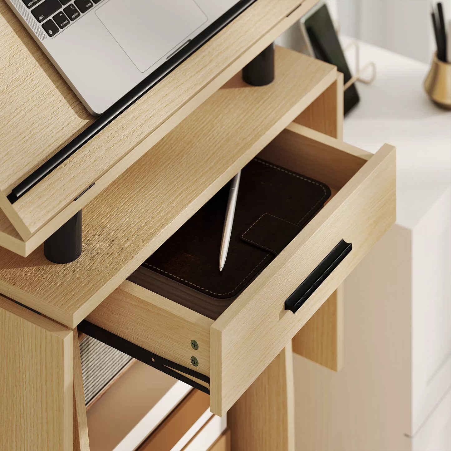 Ratinis podiumo stovas, tribūna su atlenkiamais šoniniais sparnais, nešiojamojo kompiuterio stalas su stalčiu ir lentynomis, ąžuolo imitacija