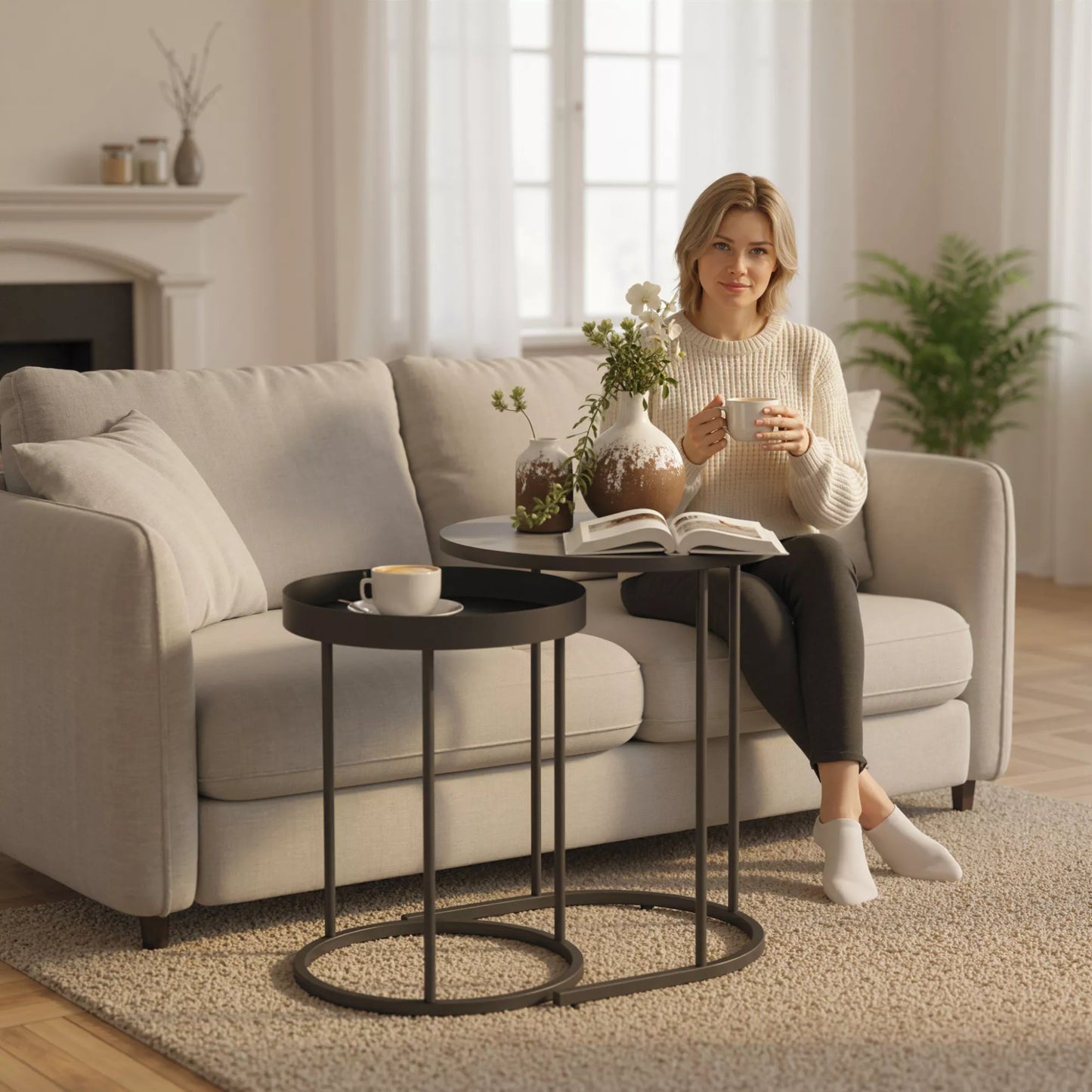 2 vnt. svetainės stalelių rinkinys, sujungiami vienas su kitu, padėklo dizainas, metalas, pilkos spalvos