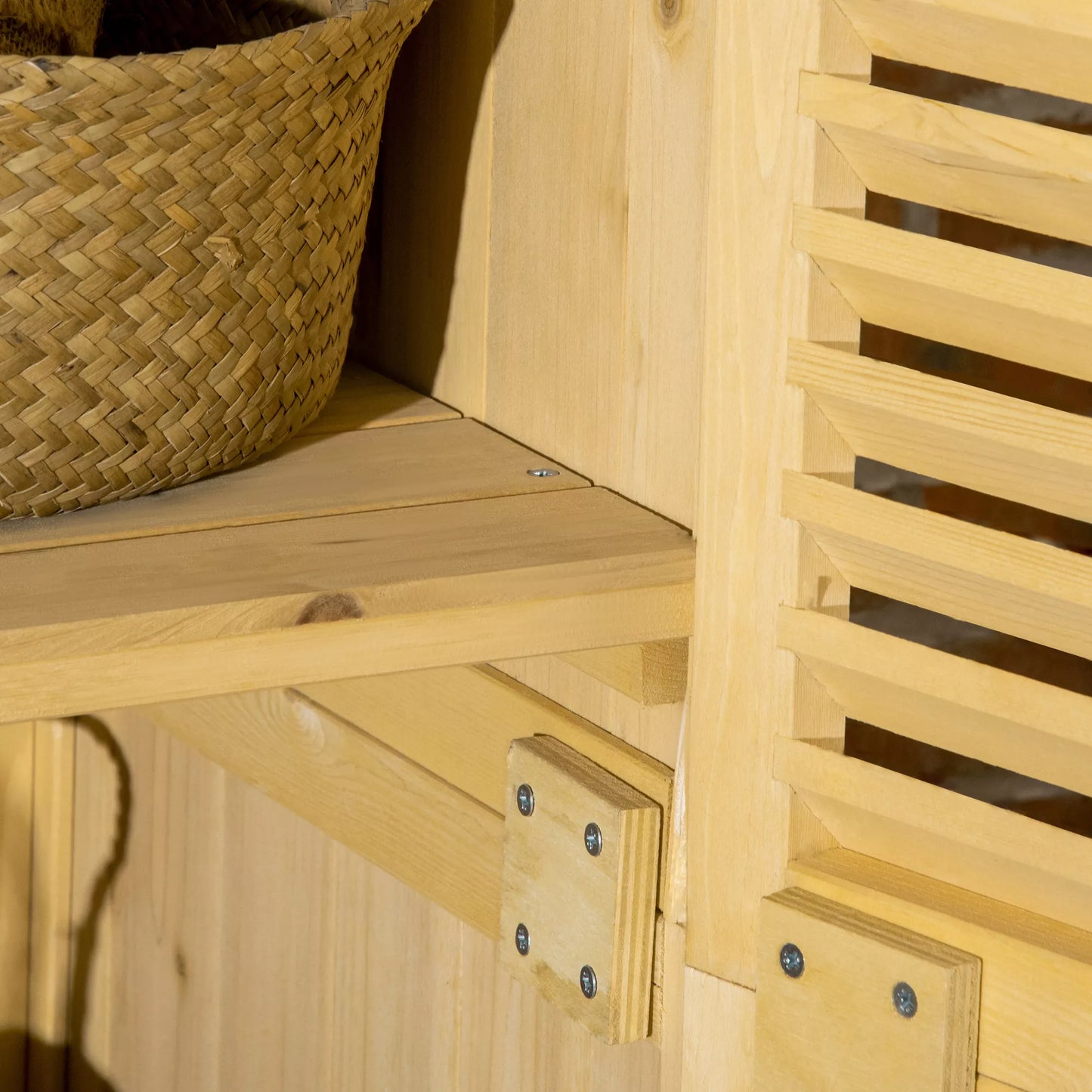 Medinė sodo spinta, įrankių namelis su asfalto stogu, lamelinėmis durimis, 4 skyriai, natūralaus medžio, 87 x 46,5 x 160 cm