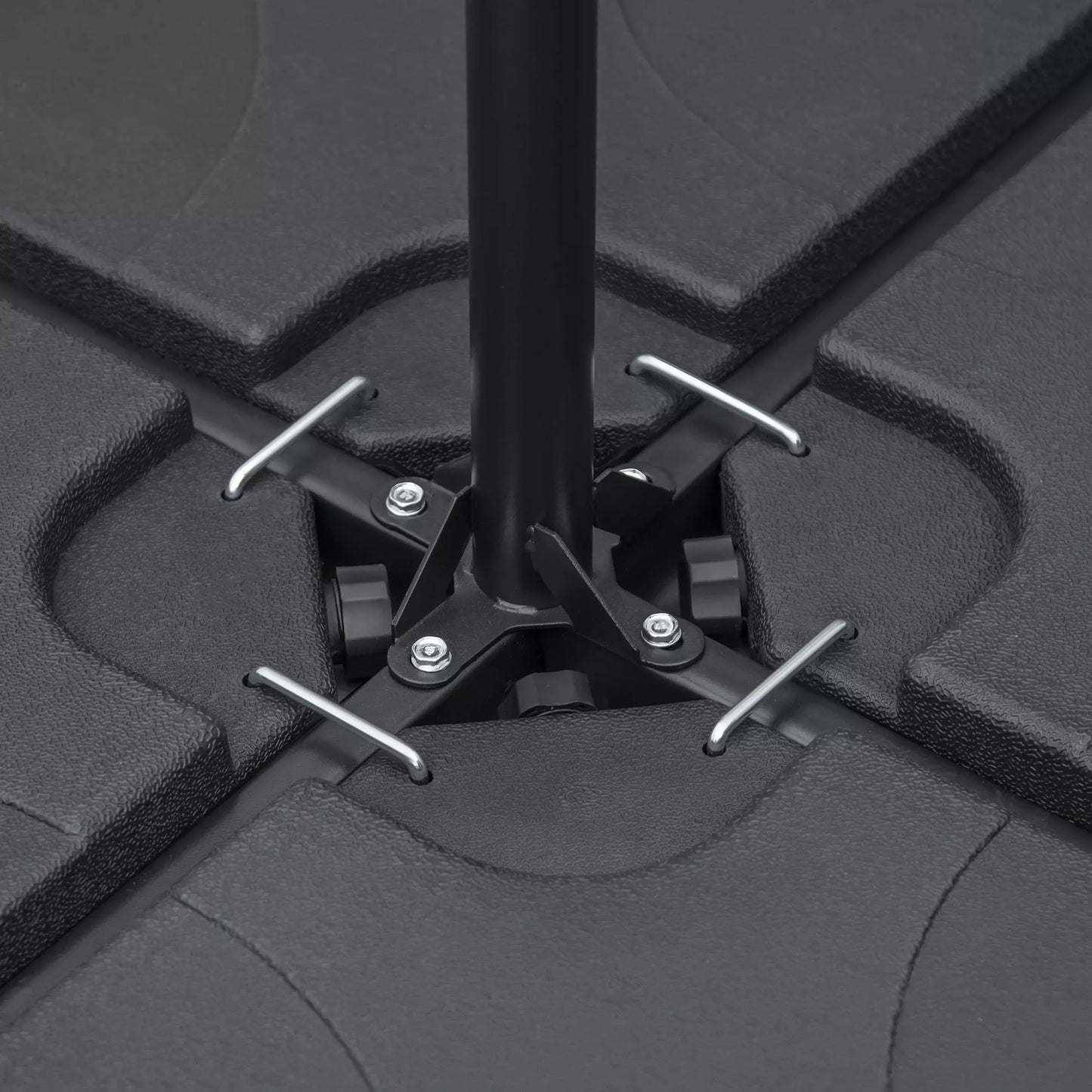 Sunkiojo svorio plokštės skėčių stovams, užpildomos, atsparios atmosferos poveikiui, 104 cm x 104 cm x 7,5H cm, juodos spalvos