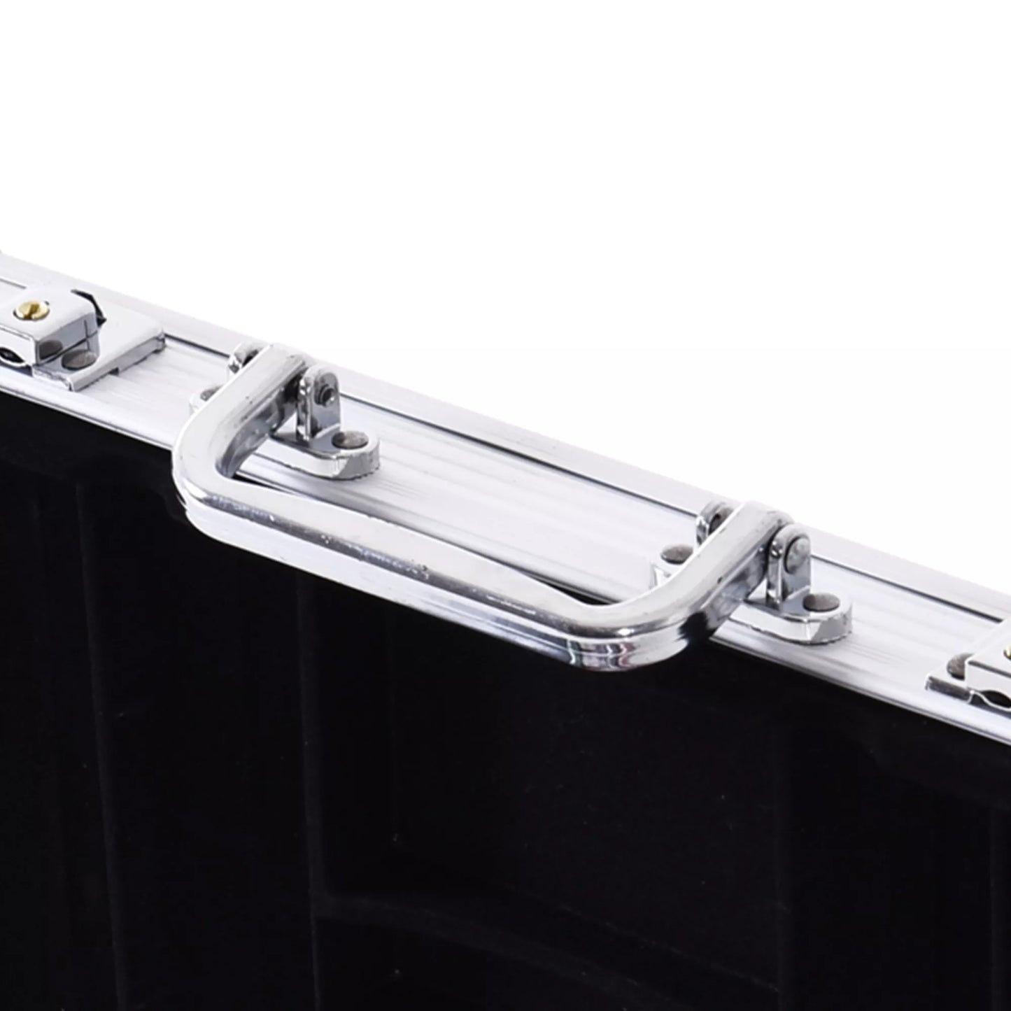 Pokerio lagaminas, 200 pokerio žetonų rinkinys, 2 kortų rinkiniai, 5 kauliukai, 1 aliuminio lagaminas. Pokerio žetonų lagaminas, aliuminio ir polistirolo, 29,5x20,5x6,5 cm