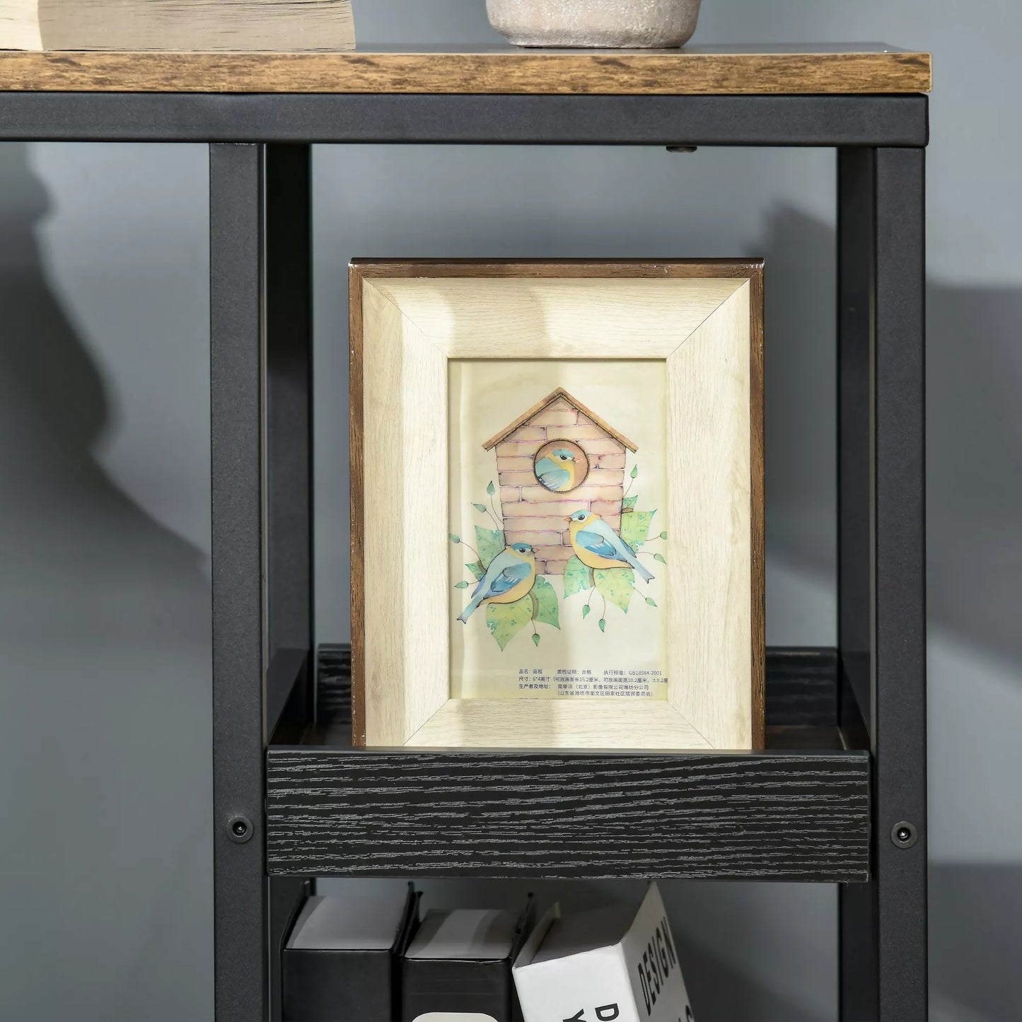 Pagalbinis staliukas su ratukais prie sofos ar lovos, pramoninio stiliaus, plieno ir medžio, rudos ir juodos spalvos