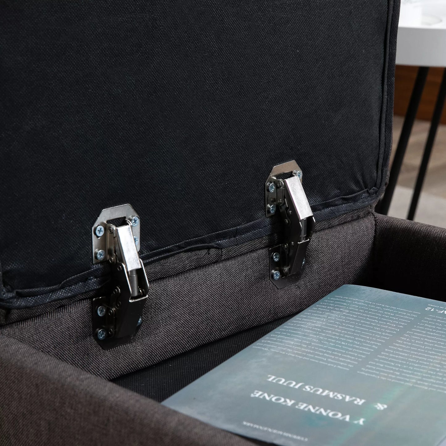 Elektrinis relaksinis masažinis krėslas su pakoja, laikymo erdve, gulėjimo funkcija, besisukantis TV krėslas su šonine kišene, nuotolinio valdymo pultelis, medinis rėmas, poliesteris, rudas