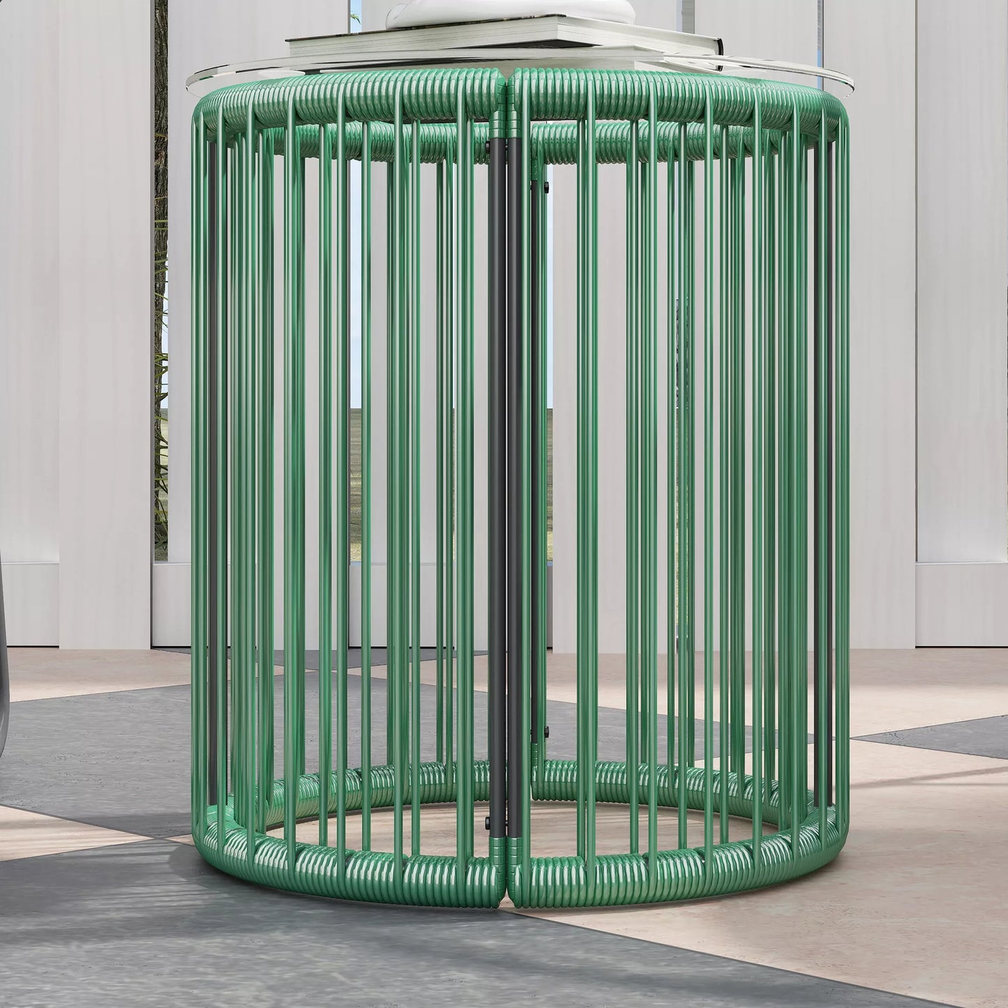 3 dalių lauko baldų komplektas, 1 stalas, 2 kėdės, stiklinis stalviršis, plastikinis rotango (rattan) imitacija ant plieninio rėmo, minkštos pagalvėlės, žalias