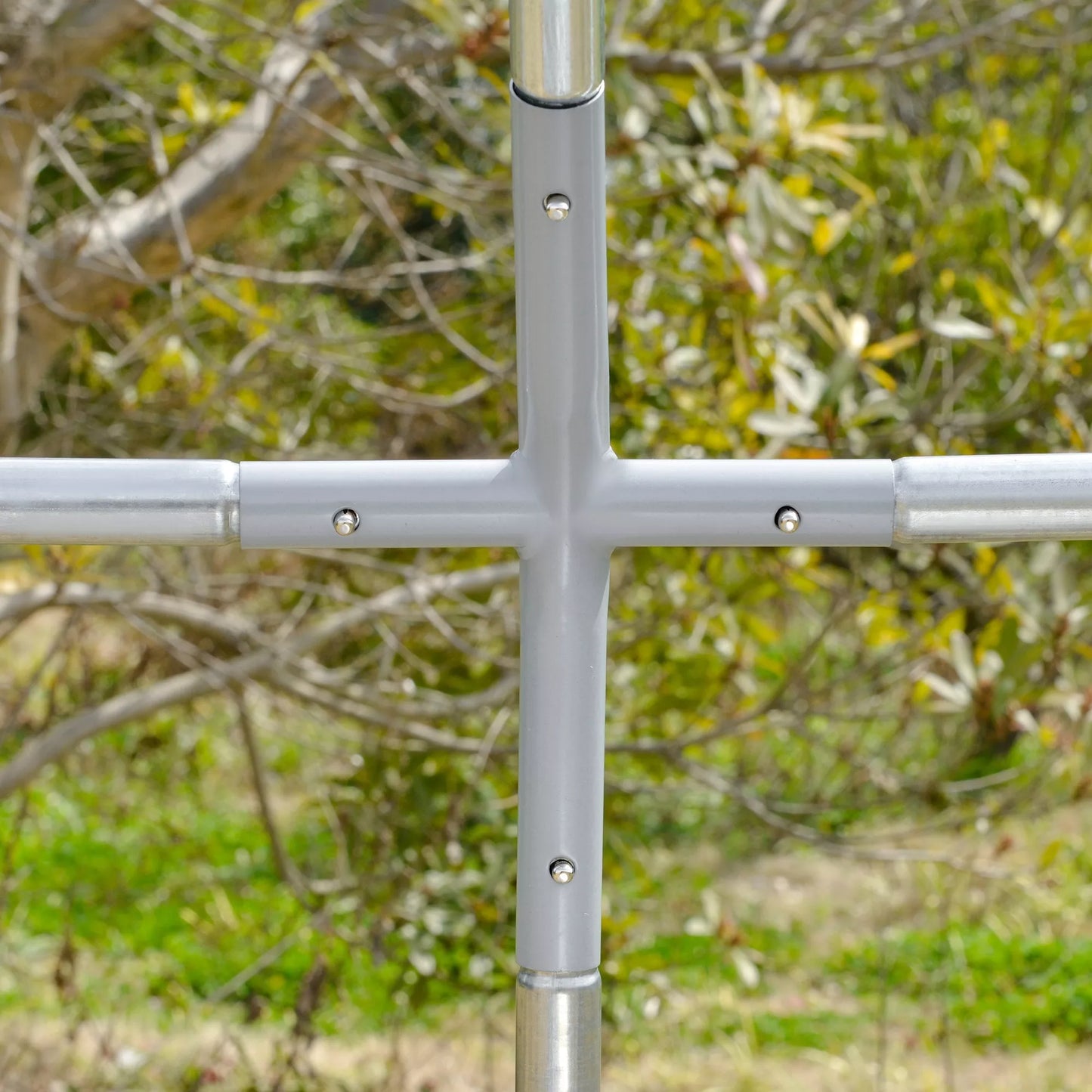 Lauko aptvaras smulkiems gyvūnams, vištoms, triušiams, antims, tvirta konstrukcija, plienas ir Oksfordo audinys