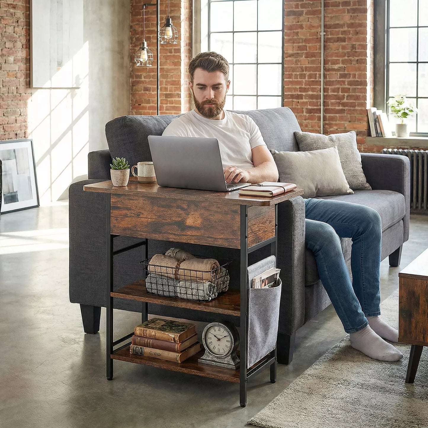 Pagalbinis staliukas Naktinis staliukas su kištukine lizda, 2 lygiais, USB jungtimis Laikymo erdvė 60 x 29,8 x 58,5 cm Rustikalus Ruda