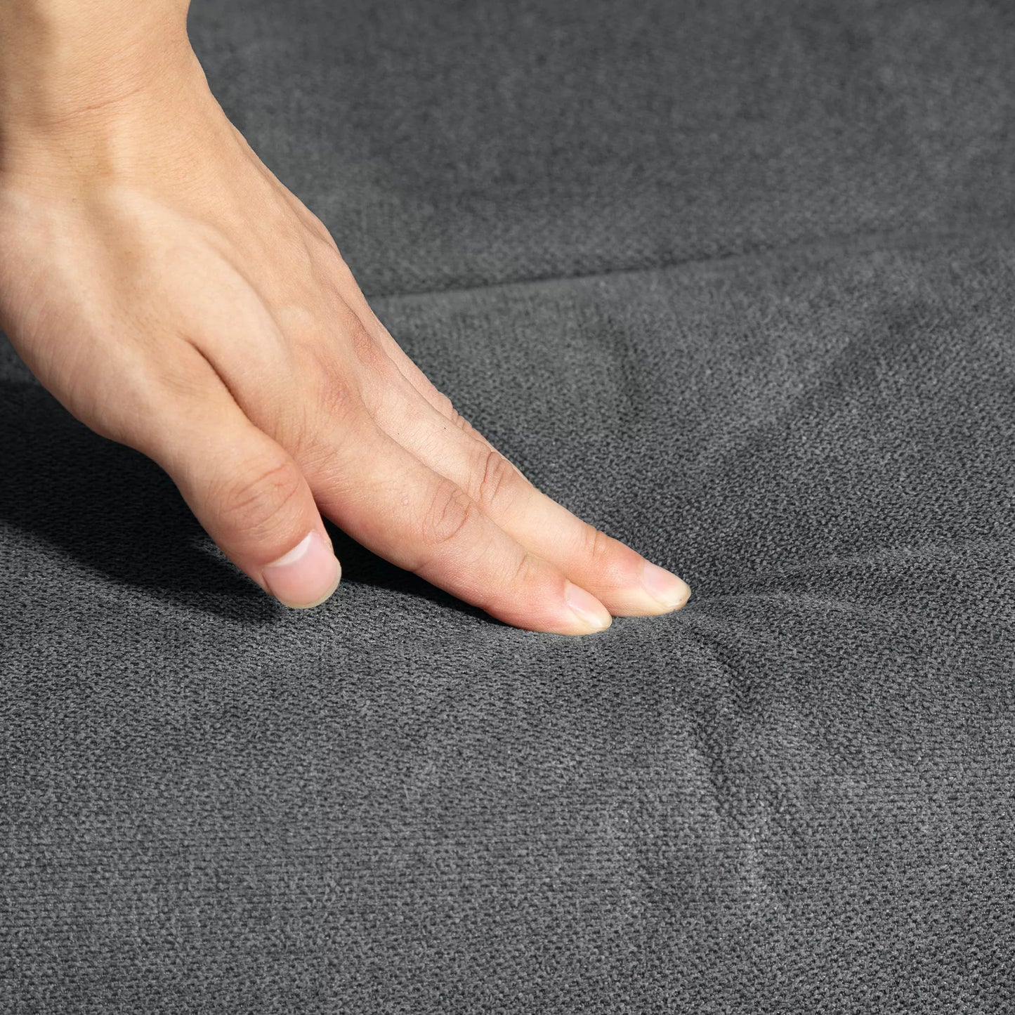 Poilsio krėslas su pakoja, reguliuojama nugaros atrama, velveto išvaizda, iki 150 kg, tamsiai pilkos spalvos