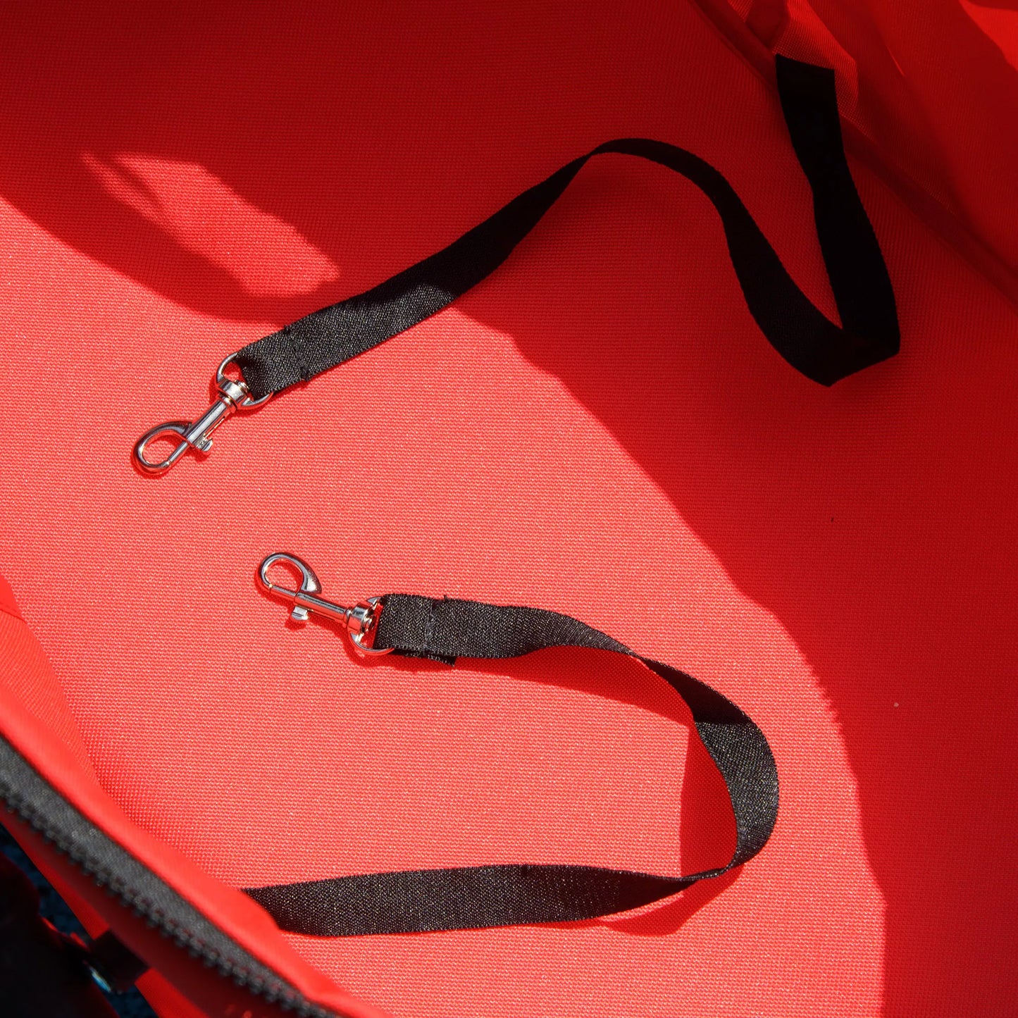 Sulankstomas šunų vežimėlis iki 4 kg, su tinklelio langu, apatiniu krepšiu, puodelio laikikliu, nuimamu stogeliu, raudonas, 67 x 45 x 96 cm