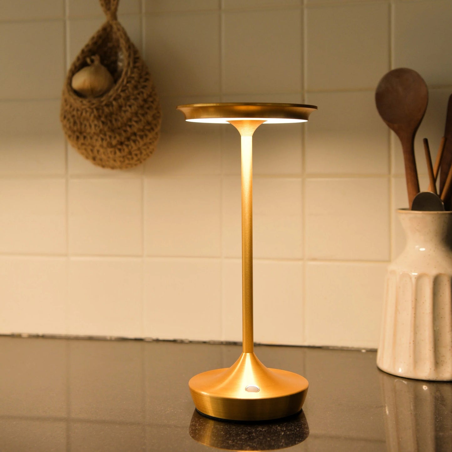 Belaidė LED stalinė lempa-IP54, įkraunama lauko ir vidaus lempa su 6000mAH baterija, 38x11 cm, auksinė