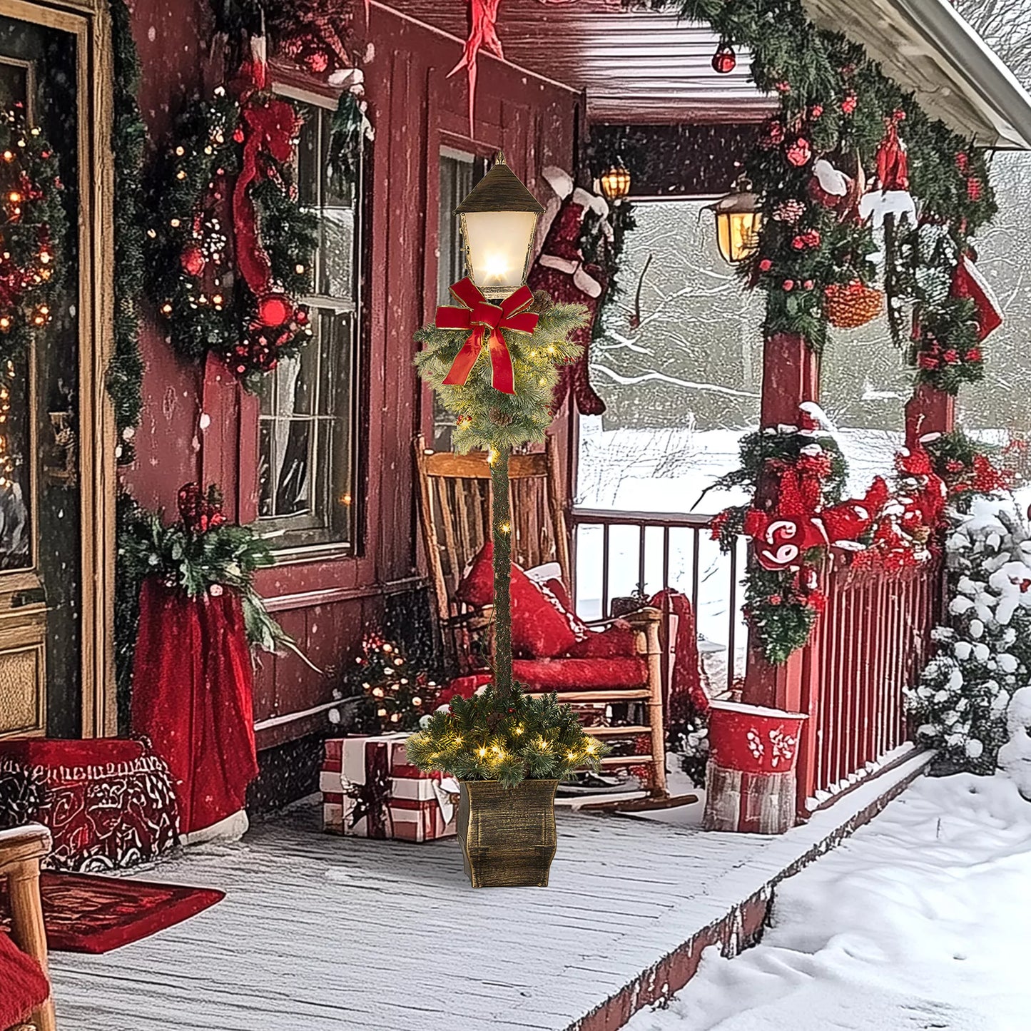 Kalėdinė žibintuvė su uogomis, kankorėžiais ir kaspinėliu, LED lemputėmis, metaliniu stiebu, 150 cm