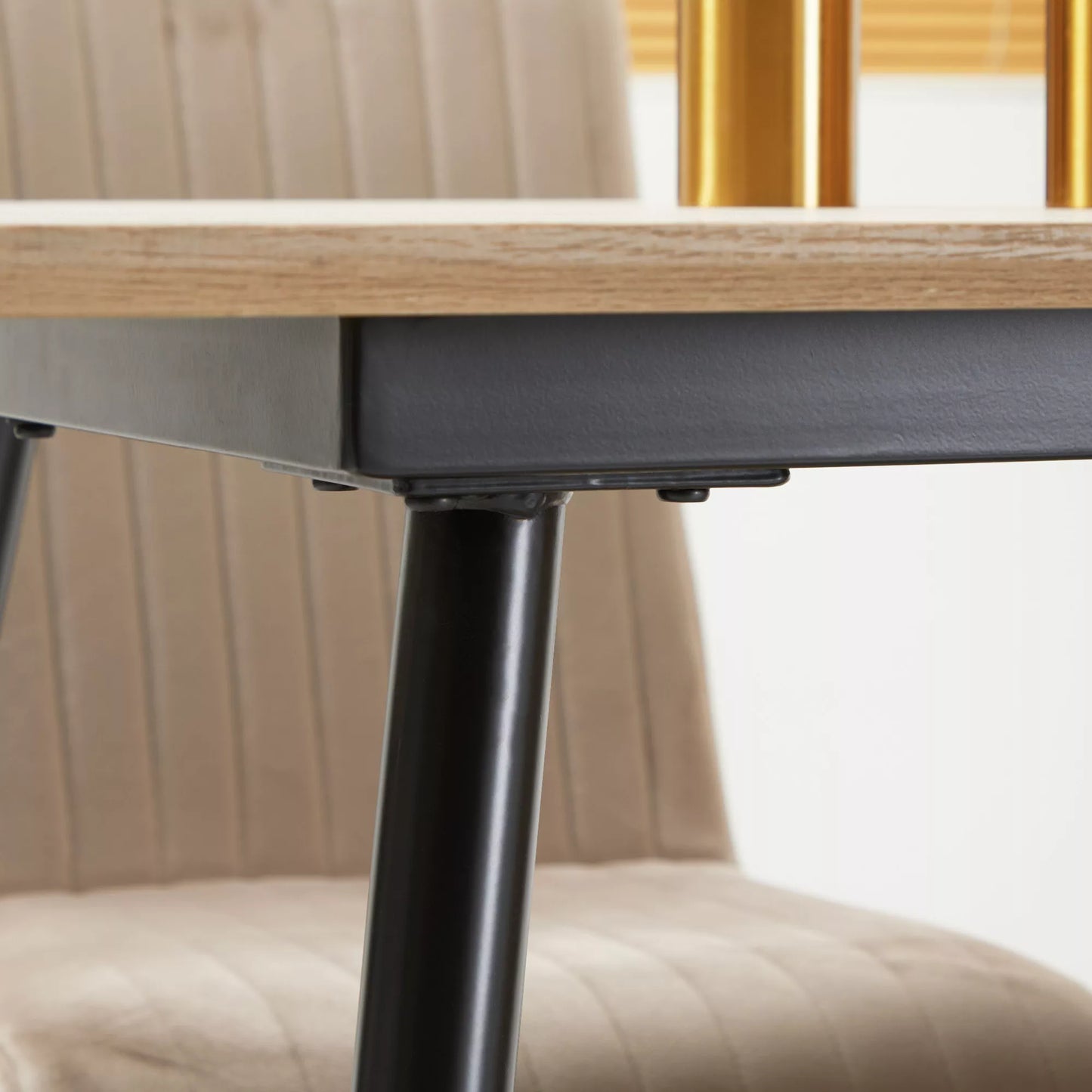 HOMCOM Valgomojo stalas skandinaviško dizaino, virtuvinis stalas, 4 asmenims, medžio imitacijos, 140 cm x 80 cm x 76 cm, natūralus + juodas