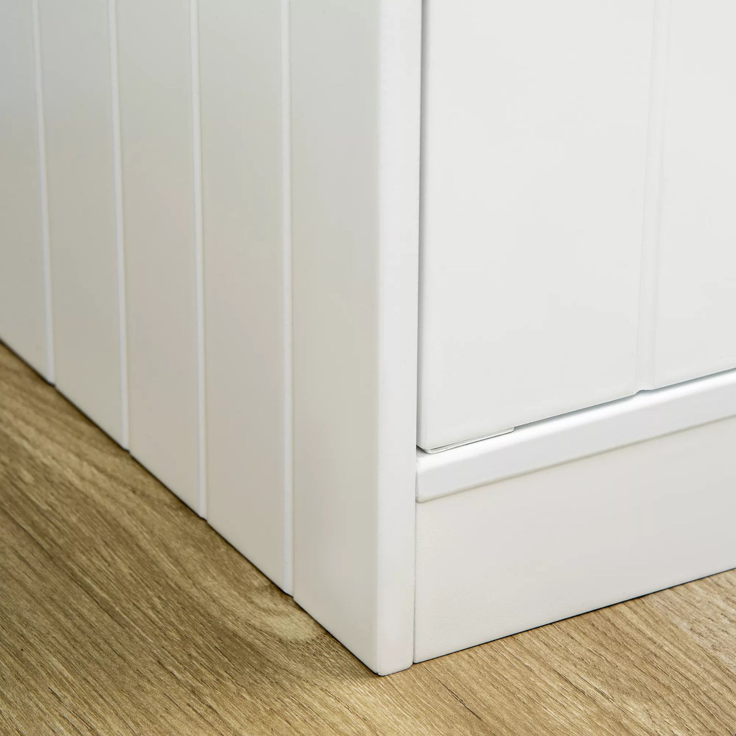 Šunų ėdalo stotelė, 2 nerūdijančio plieno dubenėliai, 44L talpos spintelės skyrius, magnetinės durelės, balta, 60x30x35,5 cm