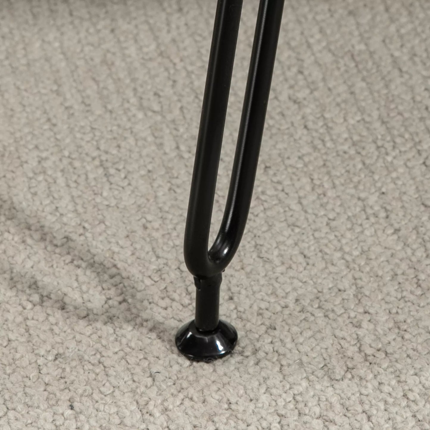 Suolas, dygsniuota sėdynė, dirbtinio kailio apmušalas, metalinės kojelės, iki 120 kg, 82x30x47 cm, pilka/juoda