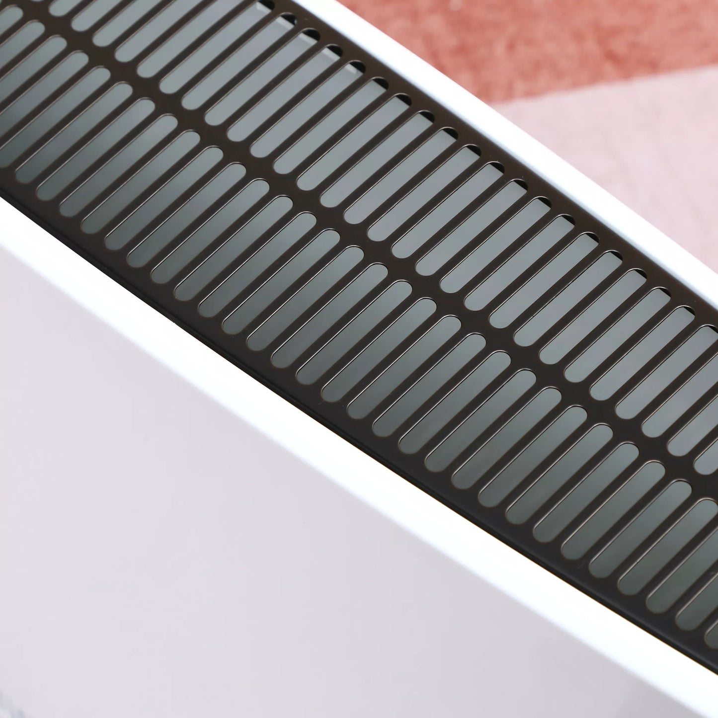 Elektrinis 2000W ventiliatorinis šildytuvas su 3 šildymo režimais, LED ekranu, 24 valandų laikmačiu ir reguliuojama temperatūra, skirtas 18 m² plotui.