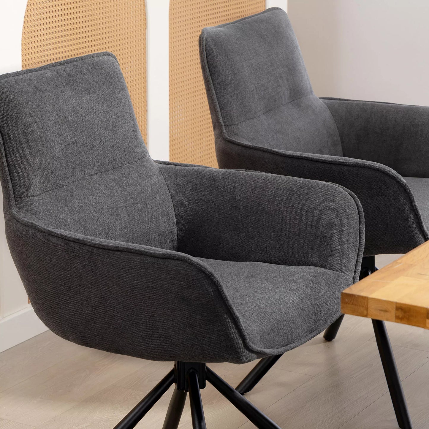 2 vnt. rinkinys Valgomojo kėdės, sukančios, minkštai paminkštintos, su porankiais, metaliniu pagrindu, tamsiai pilkos