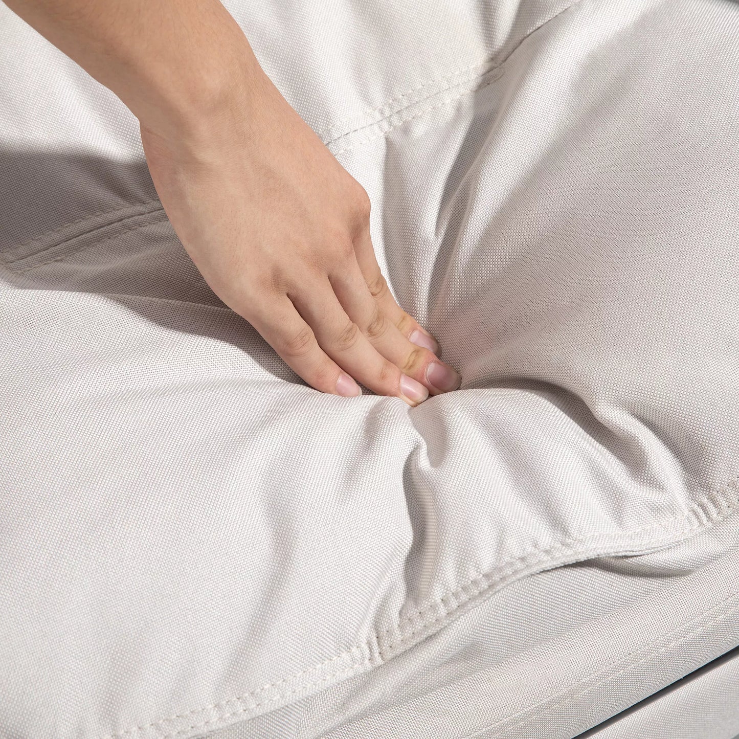 Masažinė biuro kėdė, darbo kėdė su masažo funkcija, aukščio reguliuojamas, ergonomiškas pasukamas krėslas, nailonas, kreminės baltos spalvos