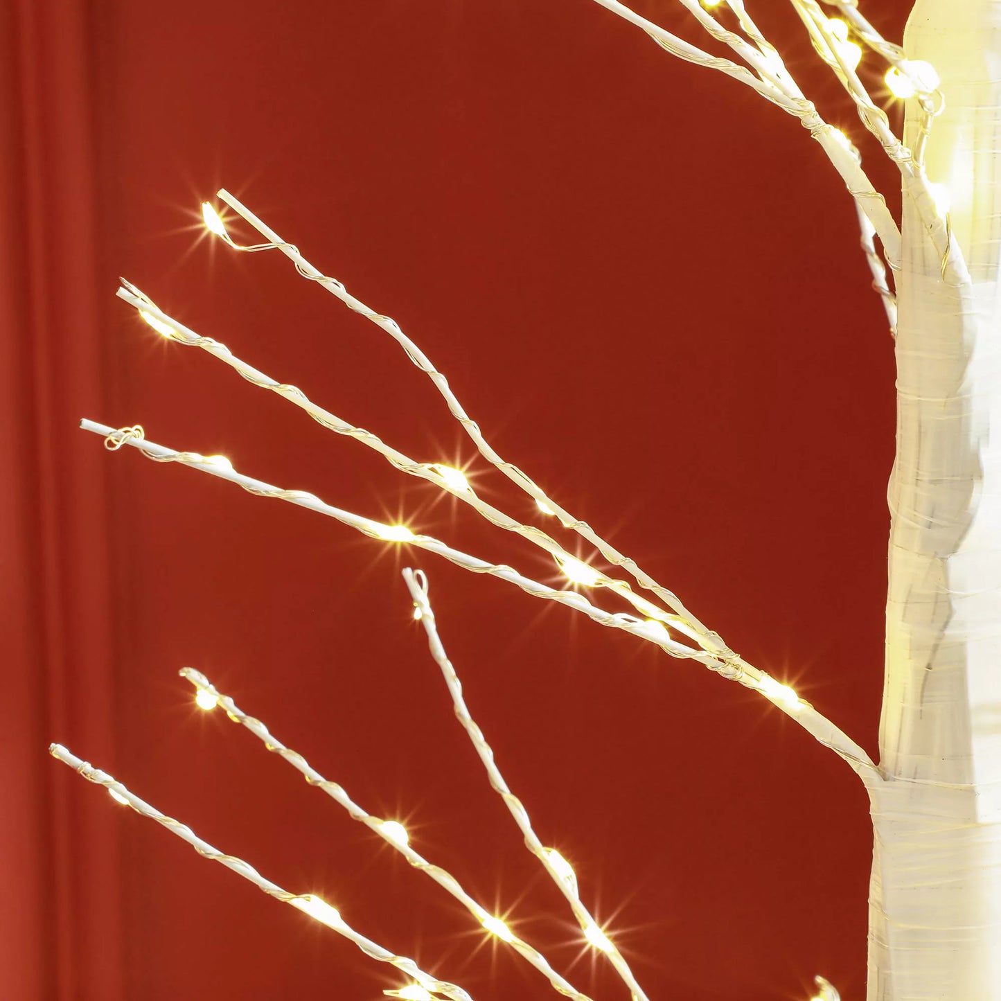 Dirbtinė eglė su LED apšvietimu, 180 cm aukščio Kalėdų eglutė, su natūraliomis žievės detalėmis, balta