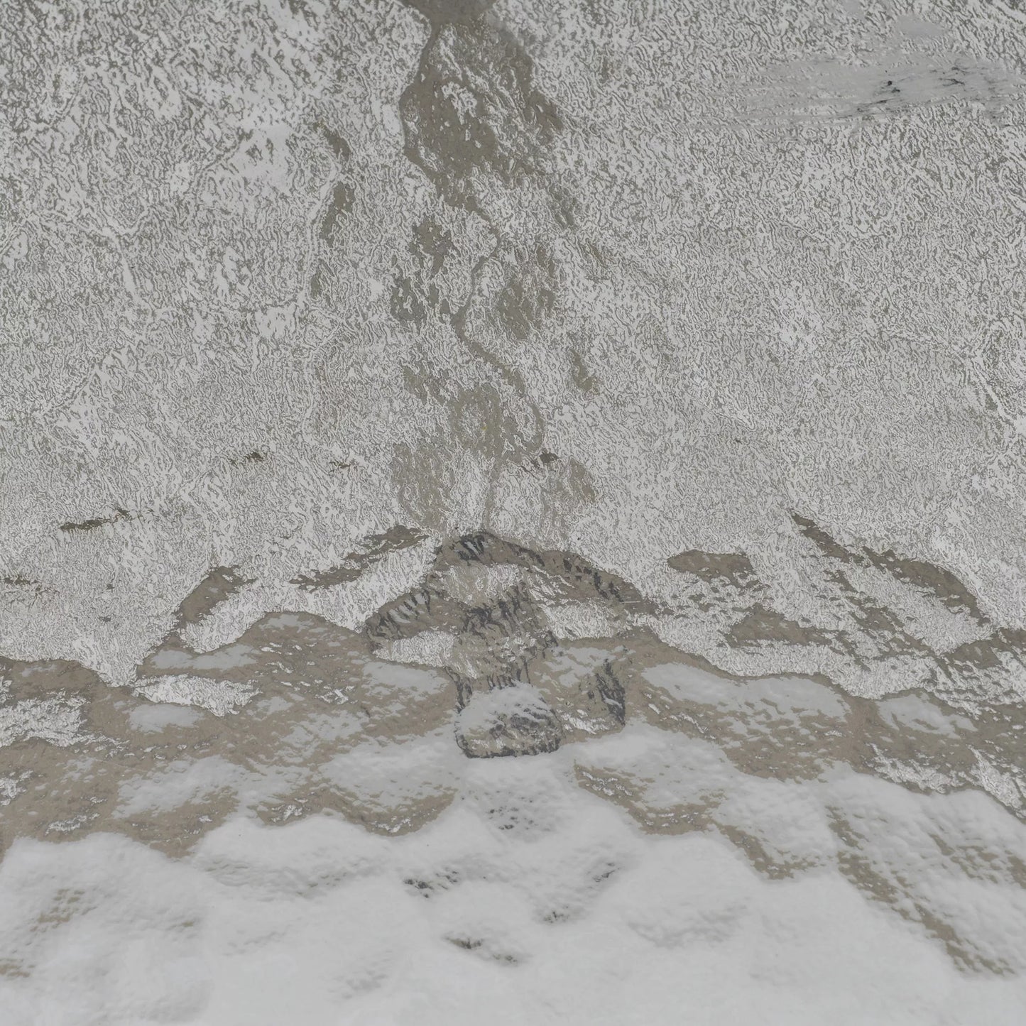 3 dalių sėdimoji grupė, 2 kėdės, staliukas, sėdimosios ir atlošo pagalvėlės, grūdinto stiklo stalviršis, poliratanas, pilkos spalvos