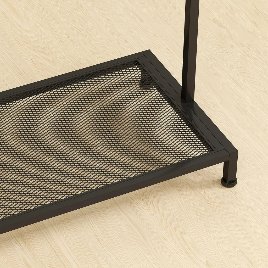 Tinklinkės batų lentynos metalinės siūlės detalė iš arčiau, juodas metalas