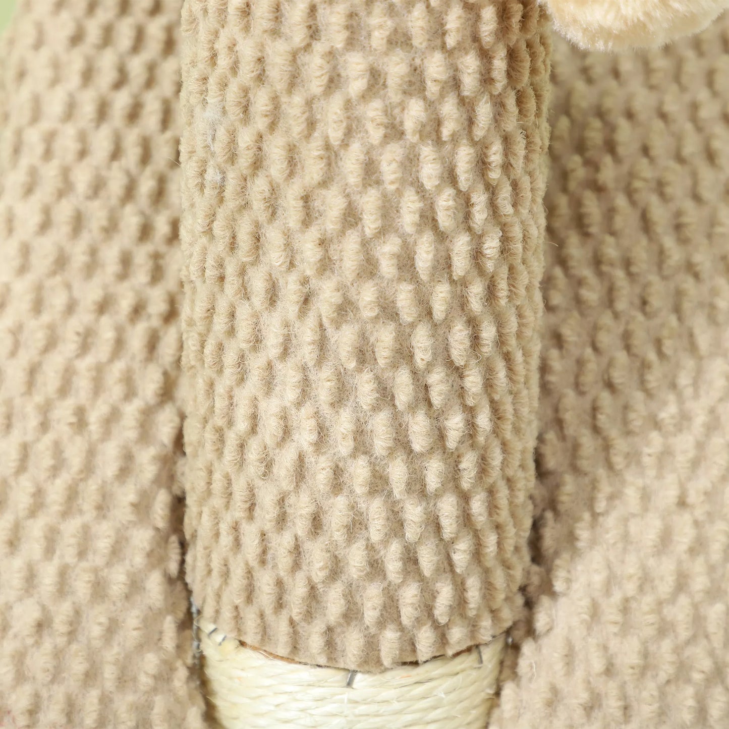 Draskomasis medis su draskykle, žaidimo kamuoliuku, gumuliukų/sizalio struktūra, 54 cm, šviesiai rudas