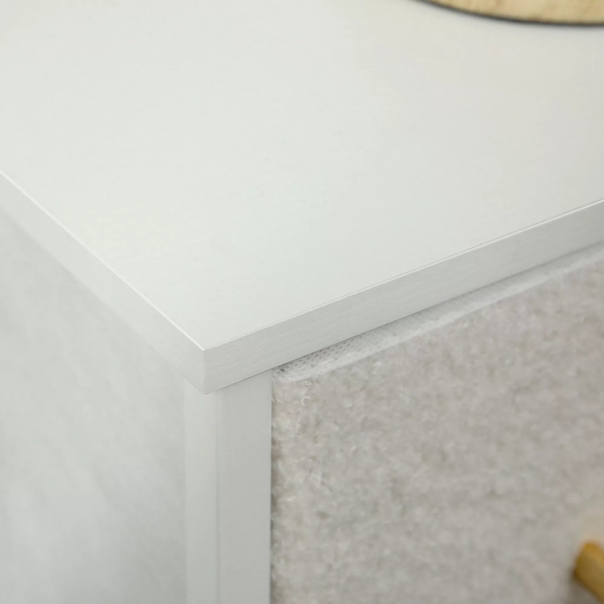 Medinė komoda, 9 stalčiai, plieninis rėmas, elegantiška, universali, balta