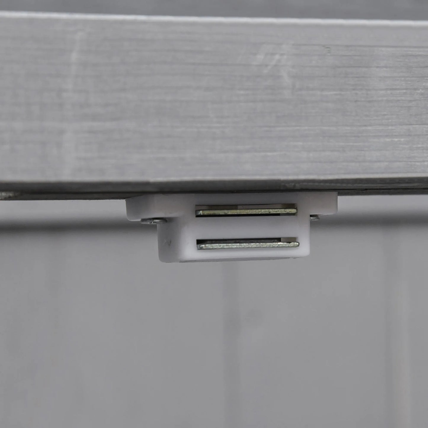 Sandėliavimo spintelė, dvigubos durys, pakeliamas dangtis, 2 lentynos, atsparus oro sąlygoms, natūralaus medžio, pilka, 74 x 43 x 88cm