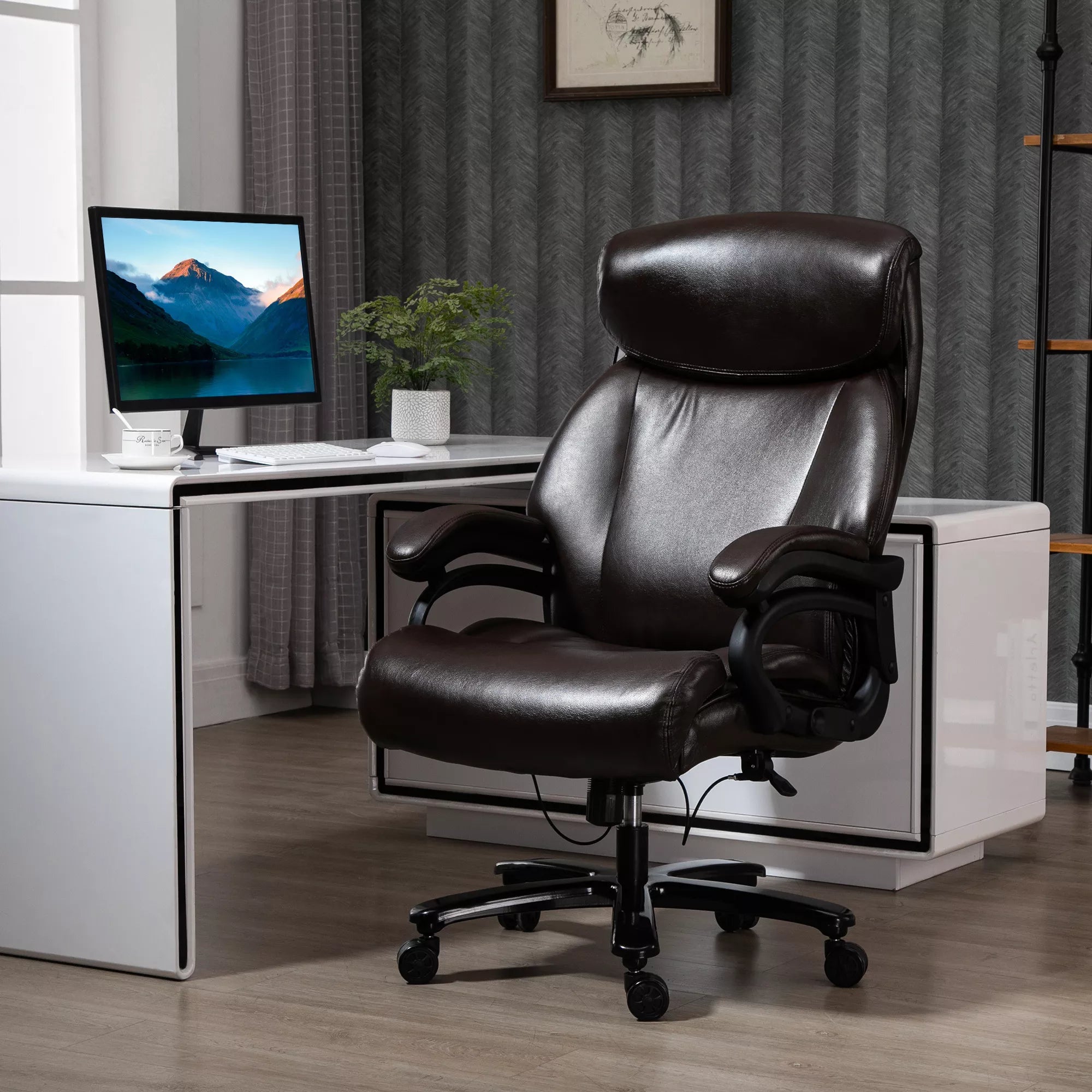 Biuro kėdė Vadovo kėdė Žaidimų kėdė Sukiojama kėdė Supimosi funkcija Stora paminkštinimas 180 kg apkrova Ergonomiškas dizainas Reguliuojamas aukštis Dirbtinė oda Ruda 72x83x114-122 cm