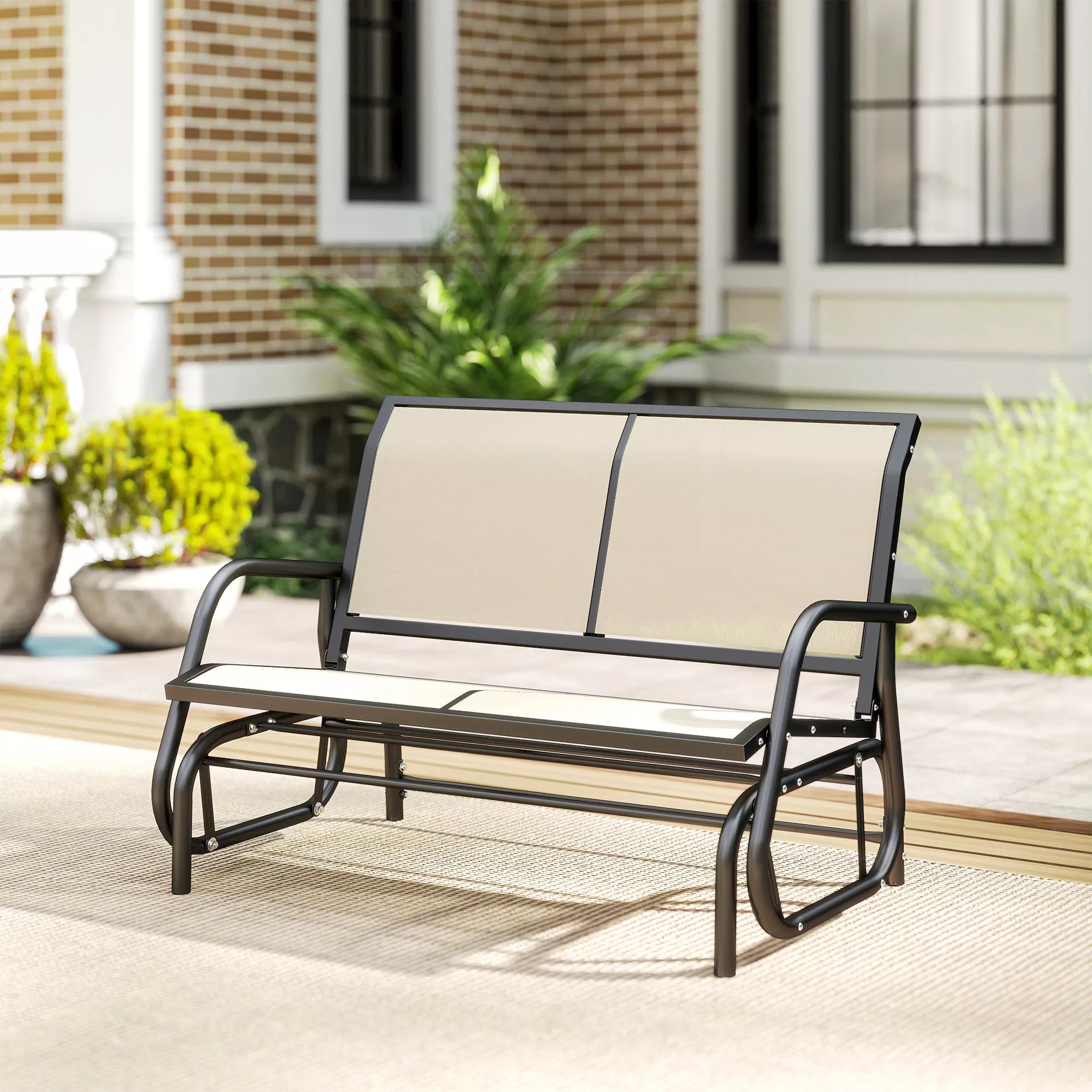 2 vietų supamasis krėslas Sodo suolas su supimosi mechanizmu Sodo supynės Metalinis suolas Parko suolas, atlaikantis iki 200 kg svorį Sodo baldai sodui, terasai, 120 x 70 x 85 cm Juoda+smėlio spalva