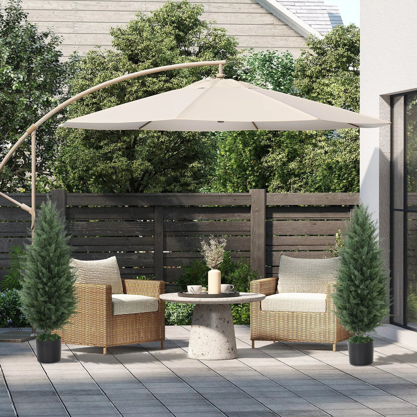 2 vnt. dirbtinių kiparisų rinkinys, dirbtiniai medžiai su 831 lapais, su cementiniu vazonu, atsparūs UV spinduliams, dirbtiniai augalai, 90 cm, žali