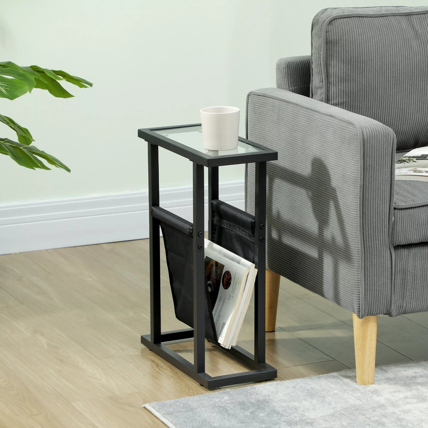 Pagalbinis metalinis staliukas su medžiaginiu skyriumi ir stikliniu paviršiumi, siauras staliukas svetainei, miegamajam, juodas