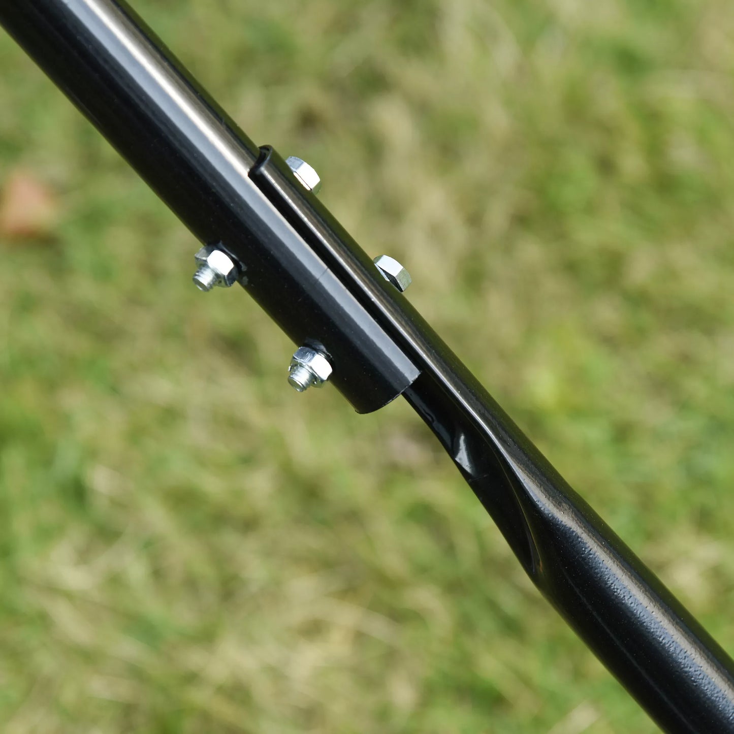 Vejuvolas, sodo volas su U formos rankena, 31 cm skersmens, 30 cm darbinio pločio, 40 L talpos vandeniui/smėliui, metalinis, žalias