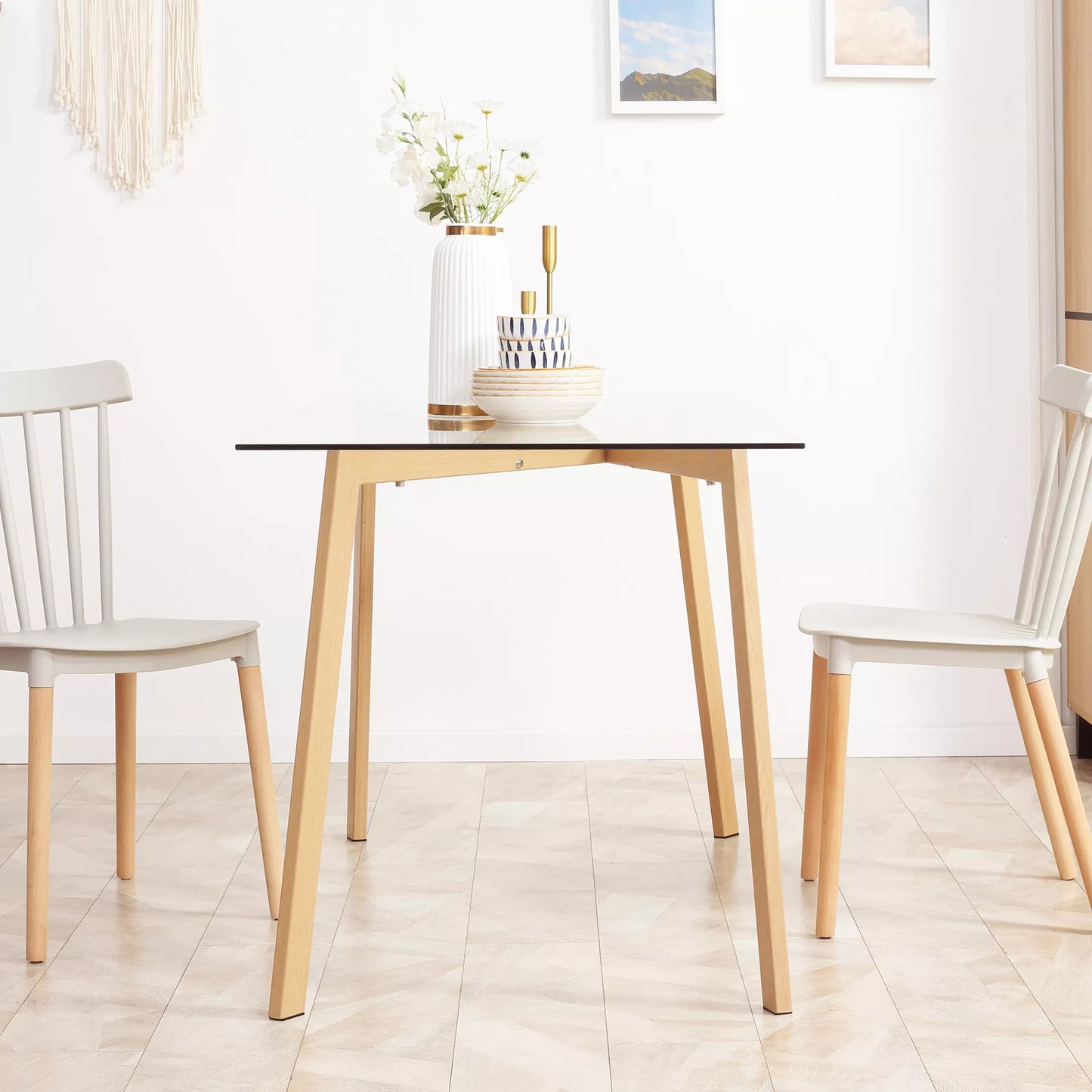 Valgomojo stalas 4 asmenims, stiklinis stalviršis, plieno rėmas, medžio išvaizda, 120I x 60P x 76A cm