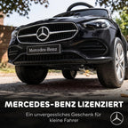 Automobilio priekinės grotelės su Mercedes-Benz ženklu artimu planu