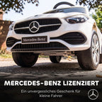 Automobilio priekinės grotelės su Mercedes-Benz užrašu artimu planu