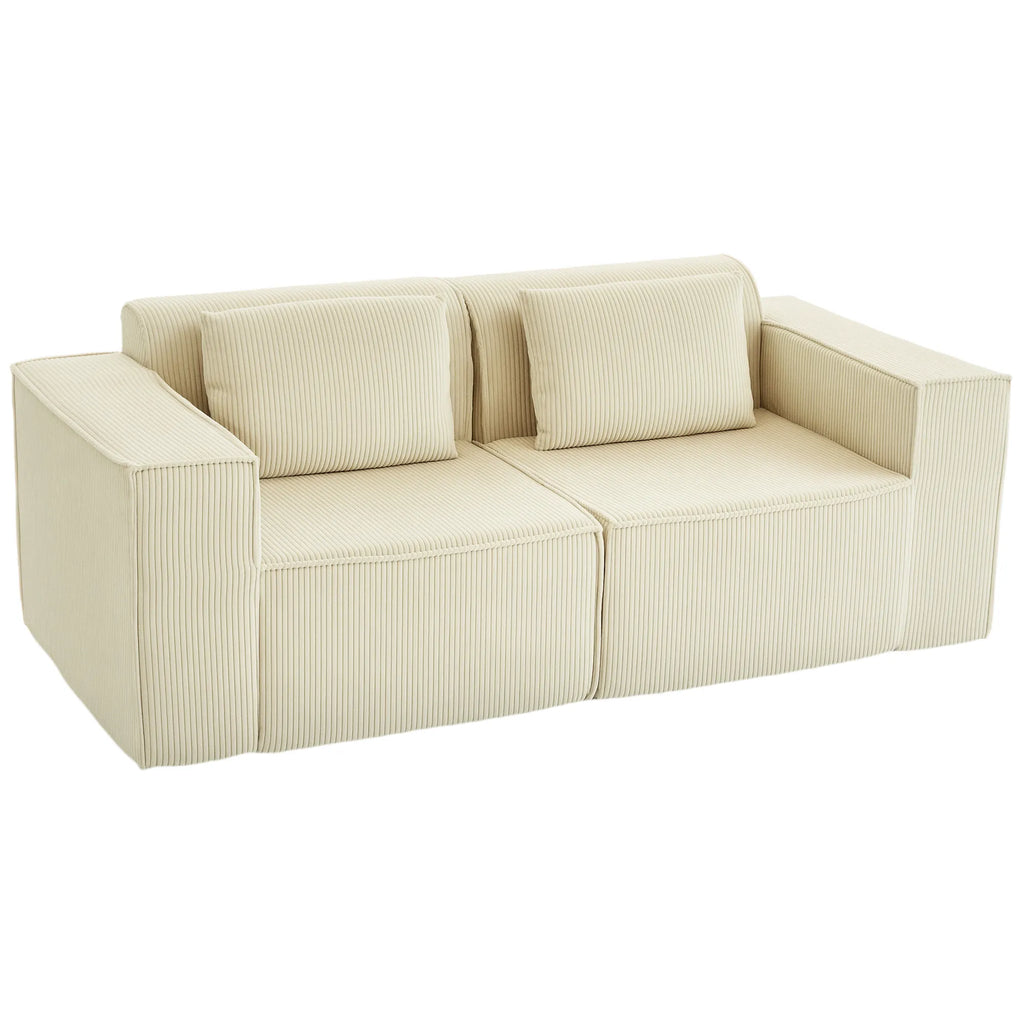 3 vietų sofa, minkšta putų struktūra, platūs porankiai, 2 pagalvėlės, velveto apmušalas, smėlio spalvos