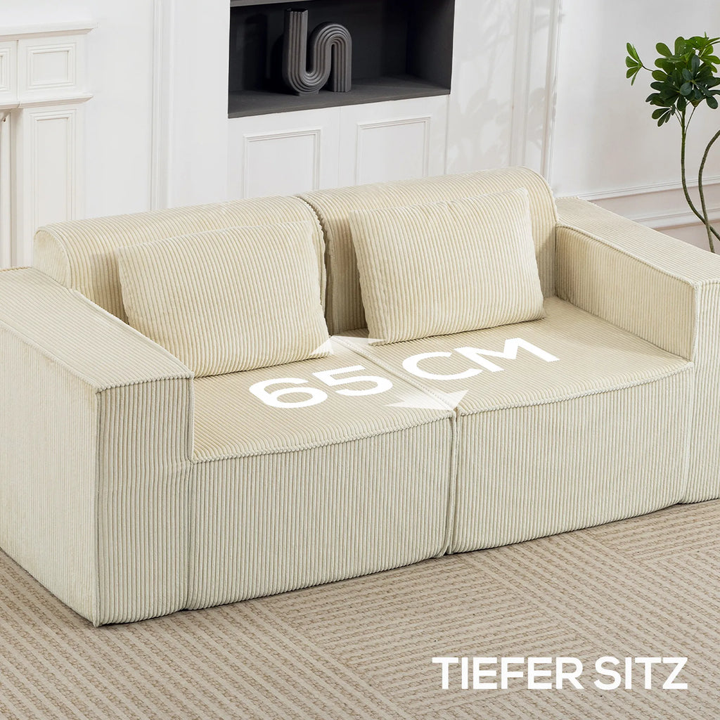 3 vietų sofa, minkšta putų struktūra, platūs porankiai, 2 pagalvėlės, velveto apmušalas, smėlio spalvos