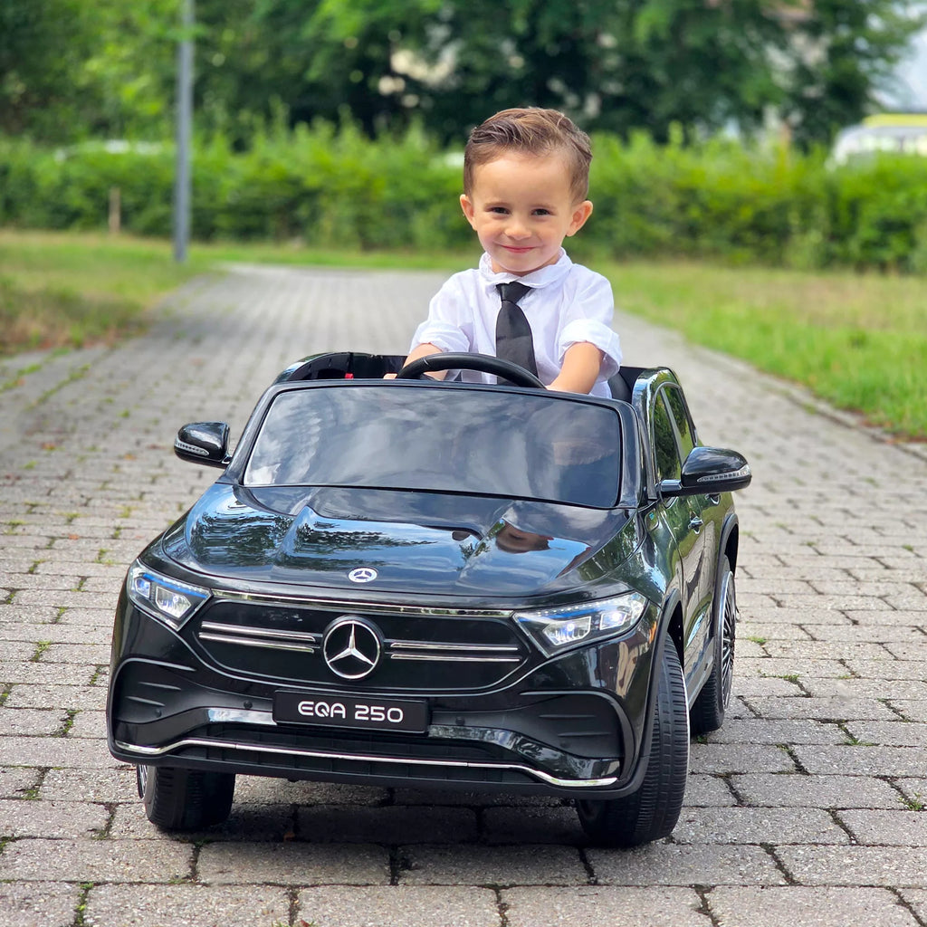 Elektrinis vaikų automobilis, licencijuotas „Mercedes-Benz EQA“, 3–8 km/h, muzika, žibintai, signalas, nuotolinis valdymas, juodos spalvos