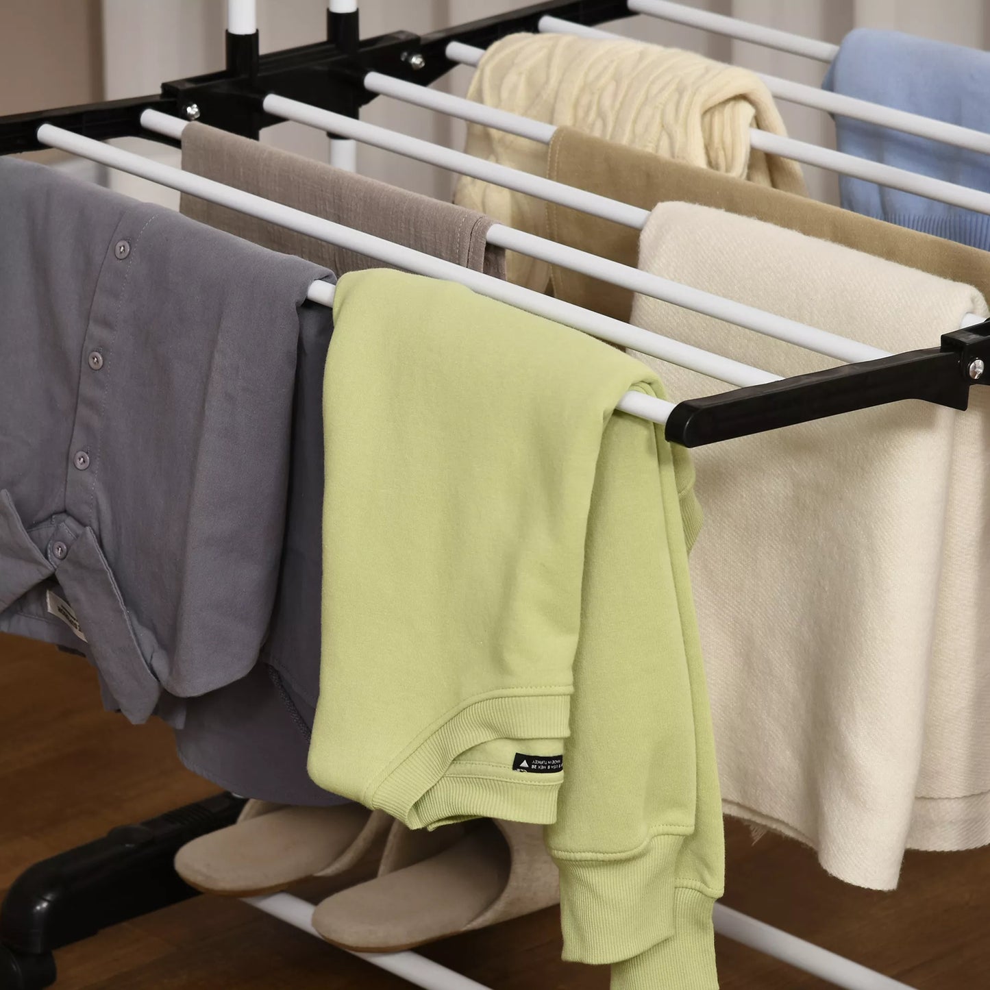 Skalbinių džiovykla, 4 lygmenys, sulankstoma, su 4 ratukais ir 2 stabdžiais, metalinis rėmas, juoda, 73 x 64 x 177cm