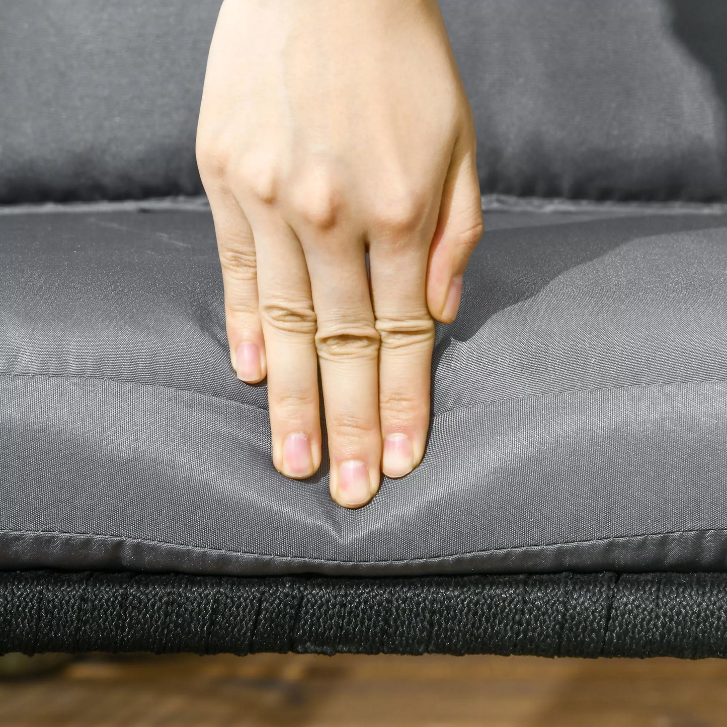 Lauko kėdės, 2 vnt. komplektas, Boho dizaino, su sėdynės ir atlošo pagalvėlėmis, patogia sėdimąja dalimi, metaliniu rėmu, juodos.