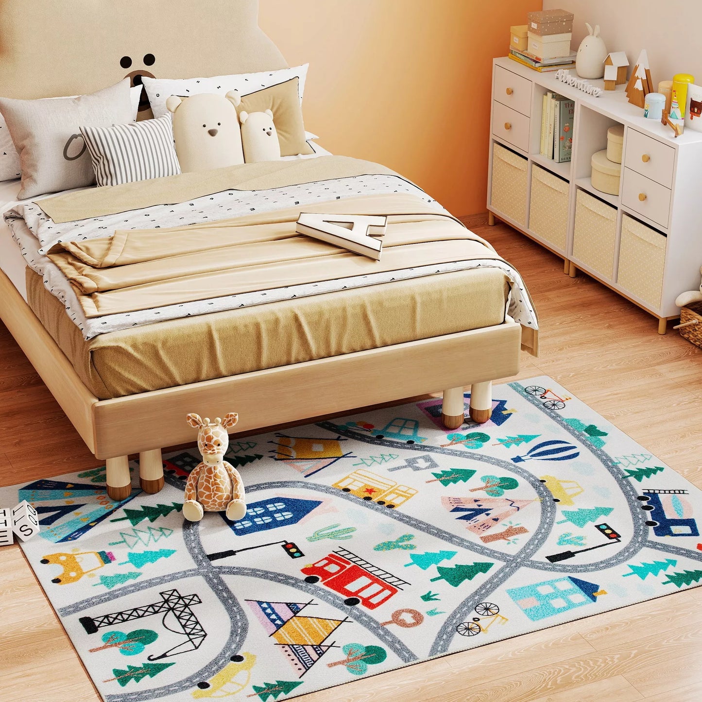 Kilimas su automagistralės raštu, baltas fonas, minkštas flisas, lengvai prižiūrimas, spalvingas