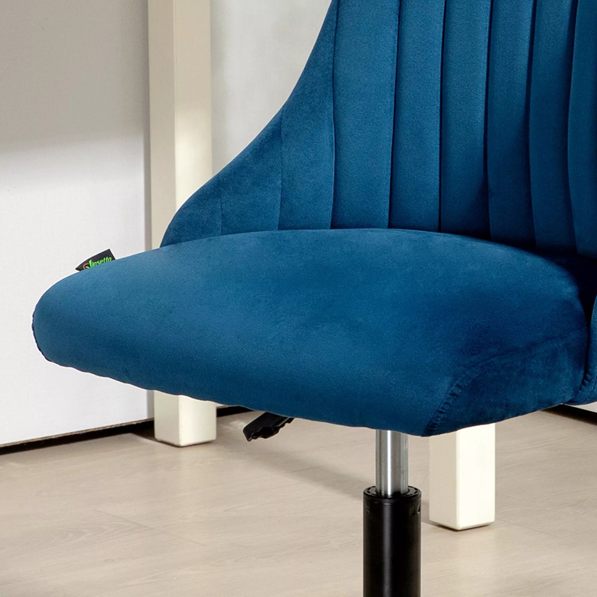 Biuro kėdė Sukiojama kėdė Rašomojo stalo kėdė Ergonomiškas linijinis dizainas Reguliuojamas aukštis 360° sukiojama Putų medžiaga Velveto tipo poliesteris Mėlyna 50 x 58 x 77-87 cm