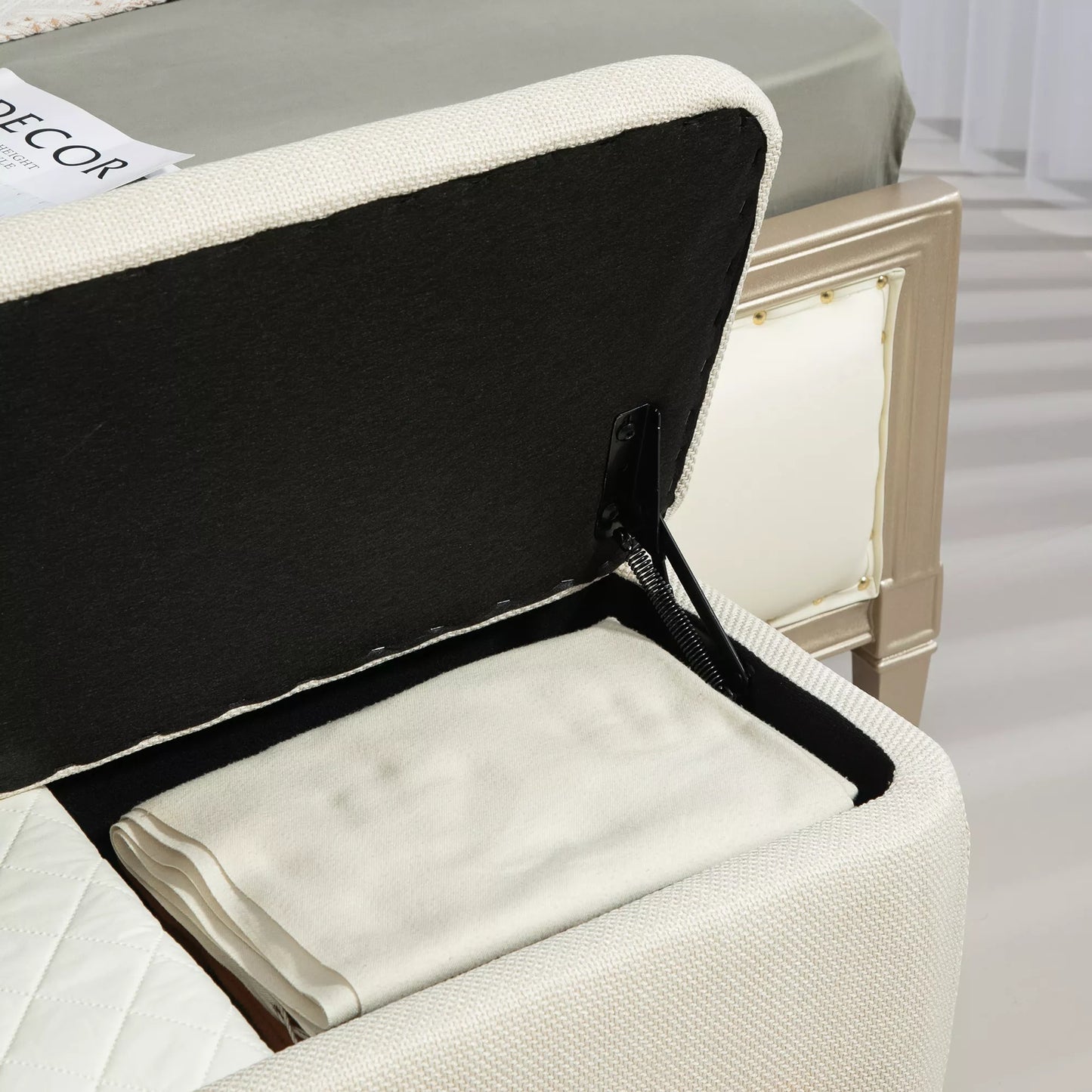 Pufas su laikymo vieta, suoliukas su putplasčio paminkštinimu, lininio audinio imitacija, 111 x 44 x 44,5 cm, kreminės baltos spalvos