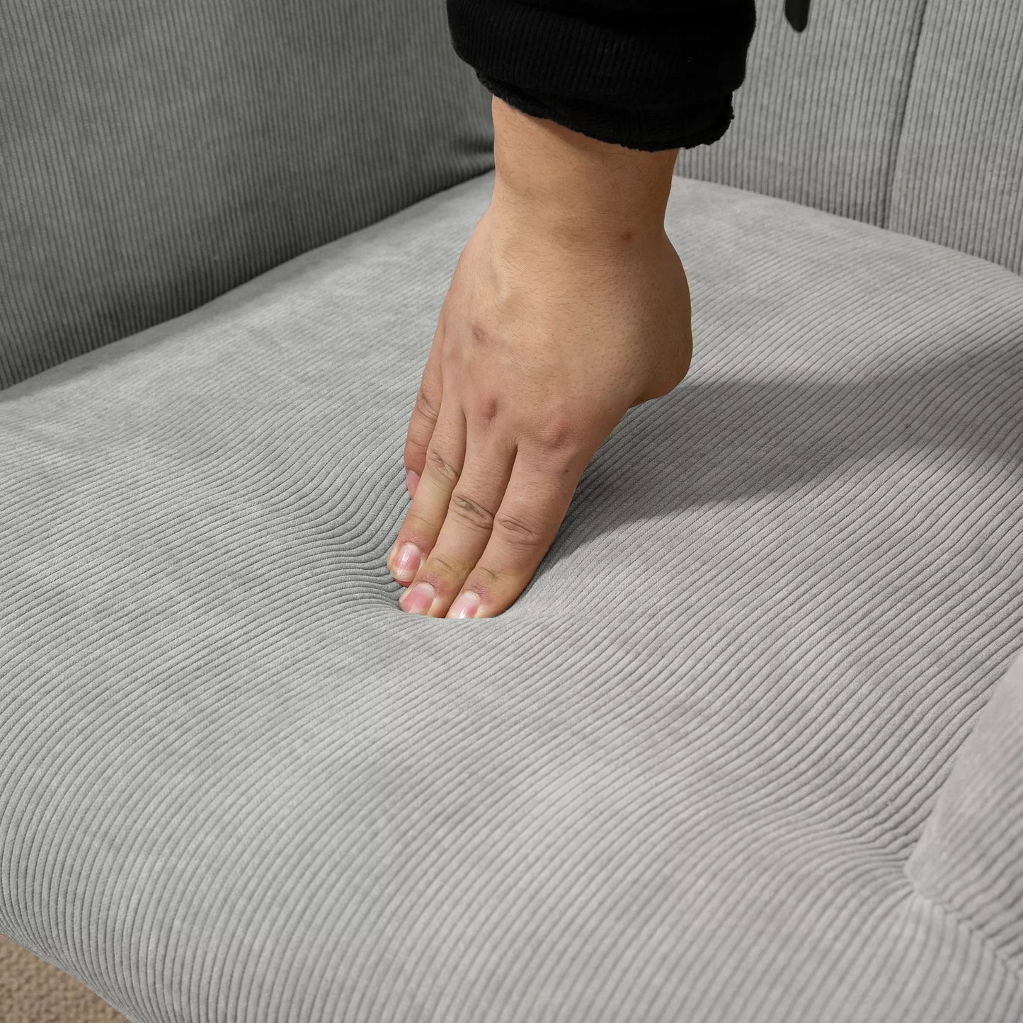 Akcentinis fotelis su pakoja, poilsio fotelis kordilės (velveto) išvaizdos, fotelis su medinėmis kojelėmis, svetainei, pilkos spalvos