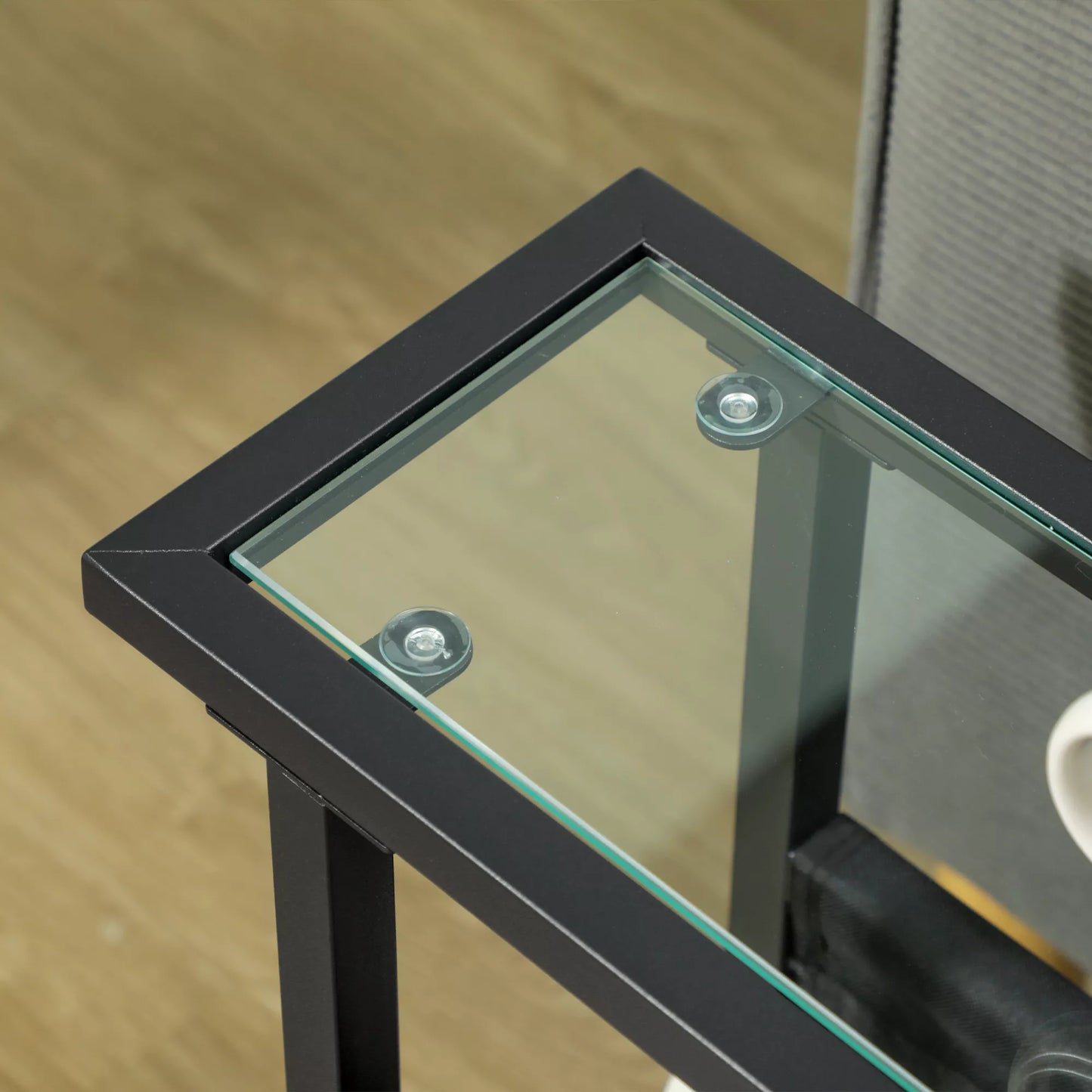 Pagalbinis metalinis staliukas su medžiaginiu skyriumi ir stikliniu paviršiumi, siauras staliukas svetainei, miegamajam, juodas