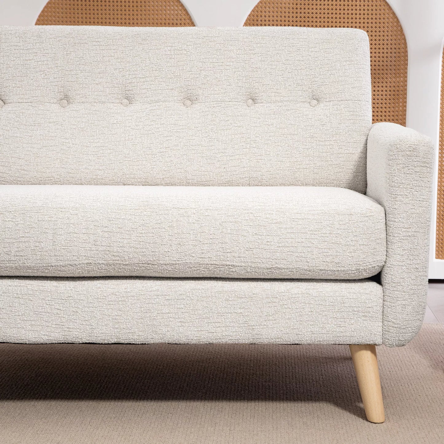 Dviejų vietų sofa, patogi, 134x71x82 cm, smėlio spalvos