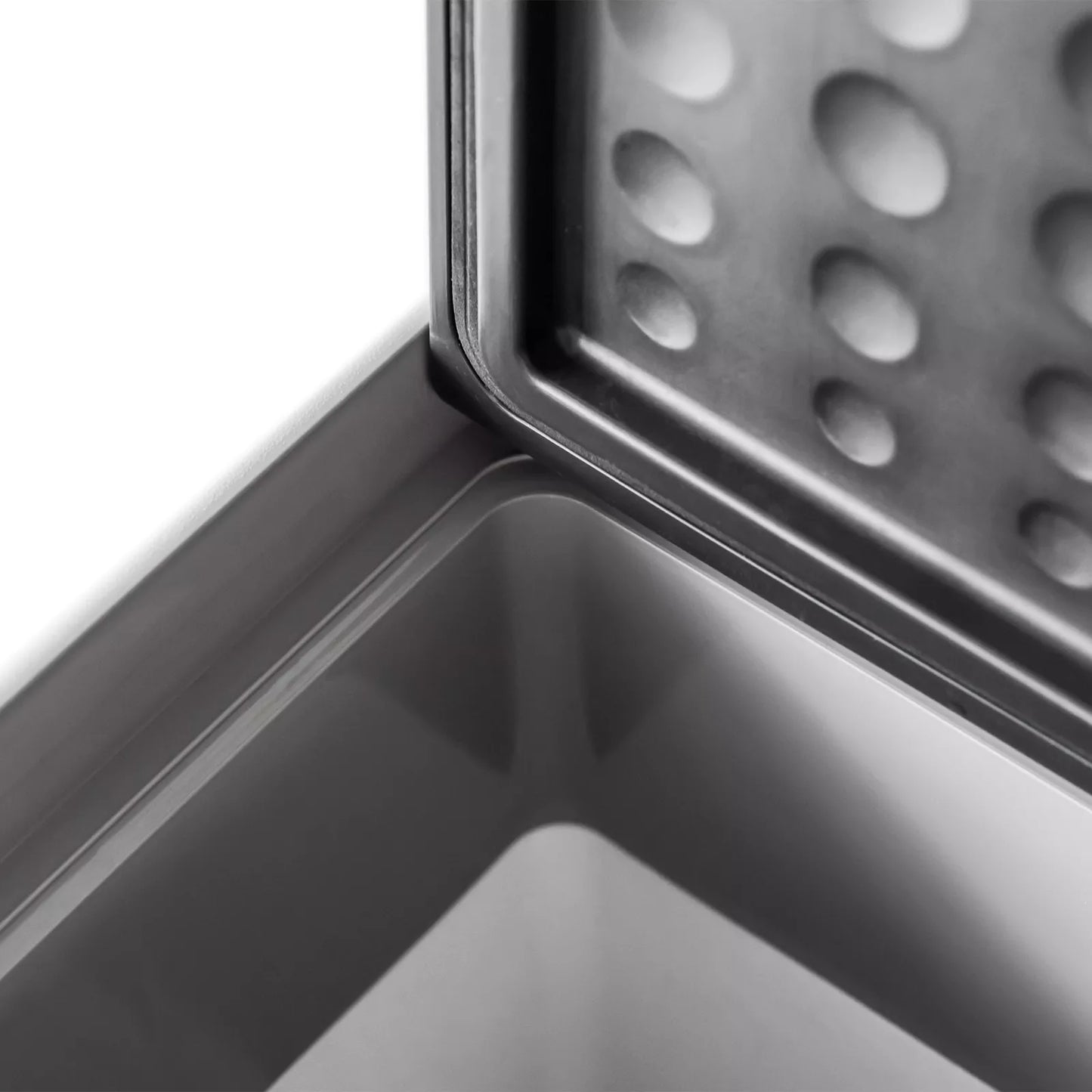 Automobilinis šaldytuvas, šaldymo dėžė, 50 l, iki -20 °C, jutiklinis ekranas, 2 ratai, teleskopinė rankena, 58,6 x 37,8 x 54,5 cm, pilkos spalvos