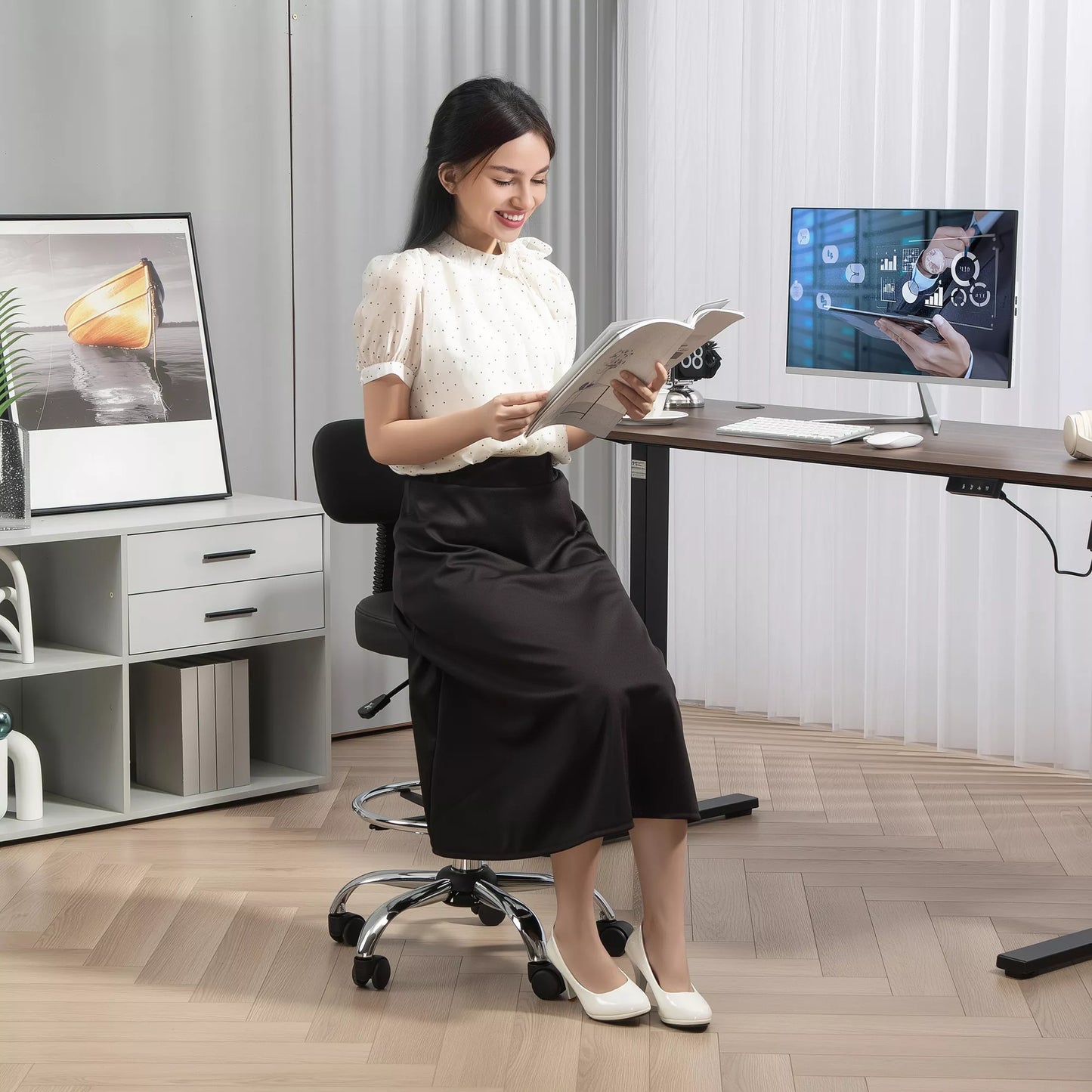 Biuro kėdė, kompaktiškas sukamasis krėslas, reguliuojamo aukščio, su atrama kojoms, 360° pasukamas, dirbtinė oda, metalas, juoda