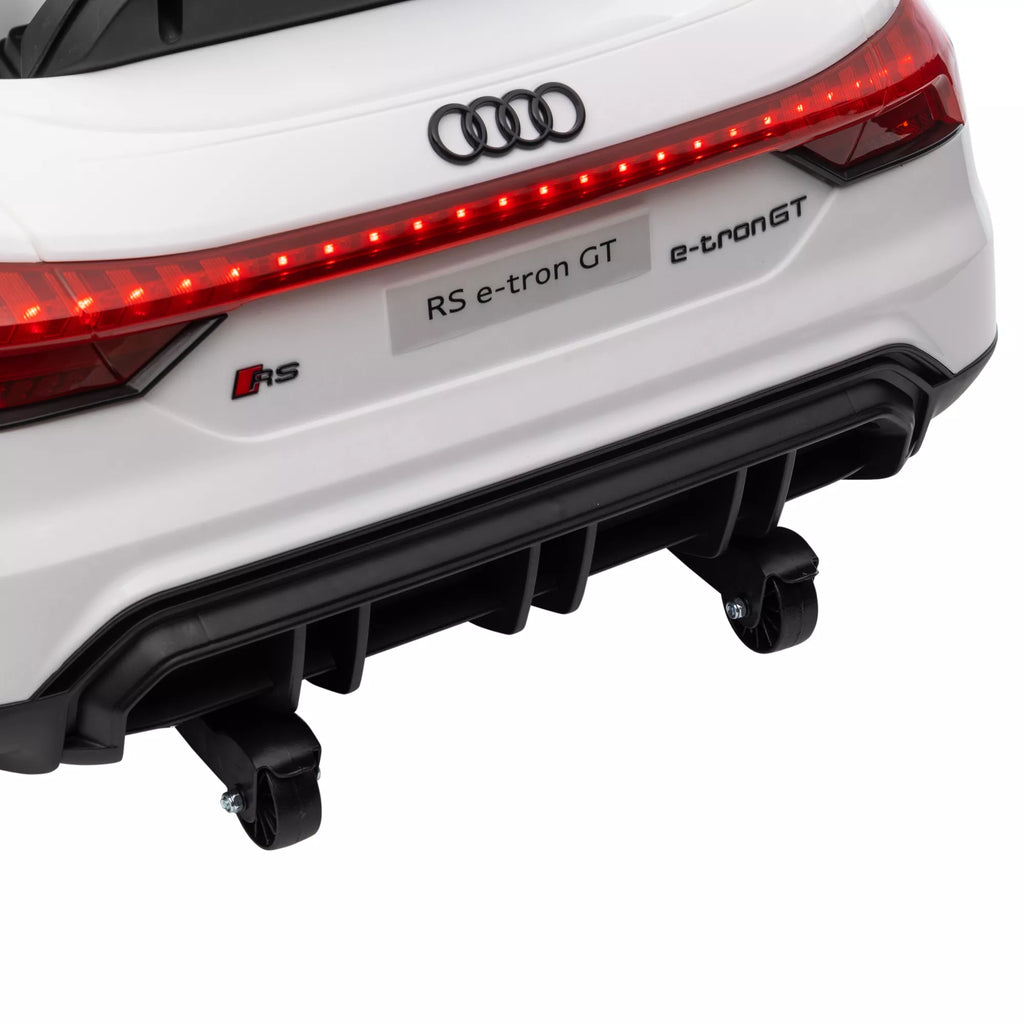 Vaikų elektrinis automobilis „Audi RS e-tron GT“ su saugos diržu, nuotolinio valdymo pultu, žibintais, muzikos funkcija, baltas, 103 x 58 x 41 cm